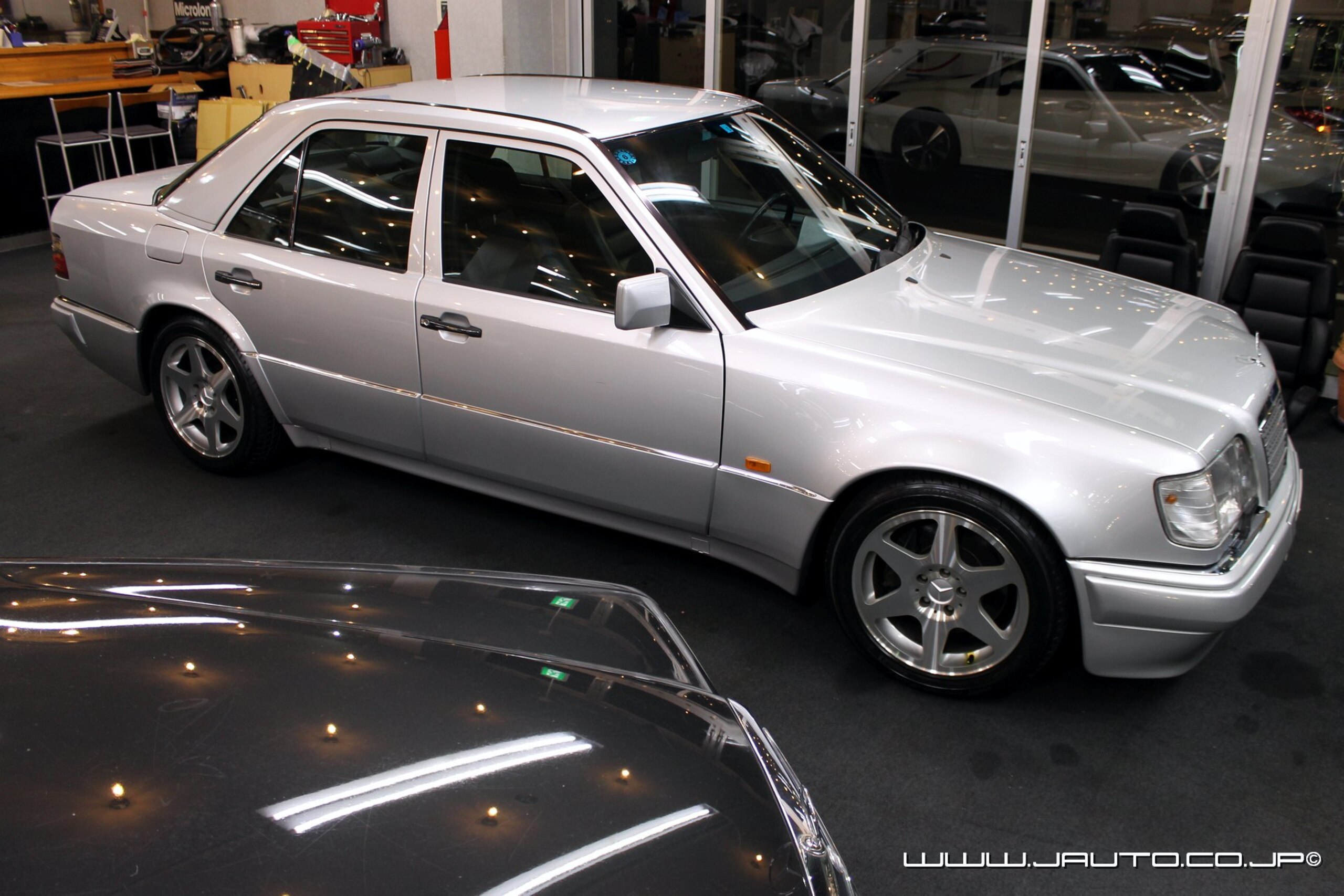 Mercedes Benz E500 (photo: 3)