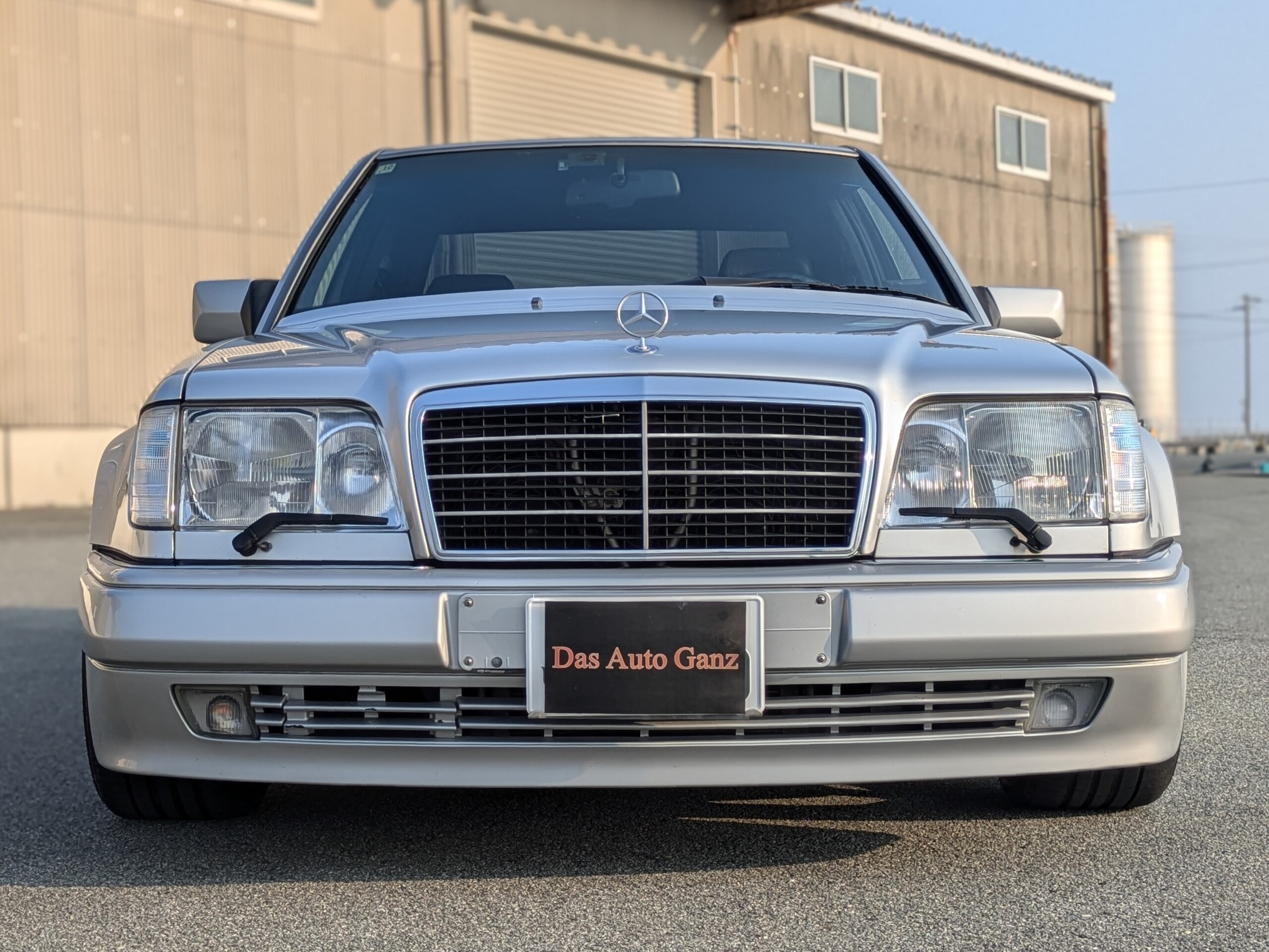 Mercedes Benz E500 (photo: 1)