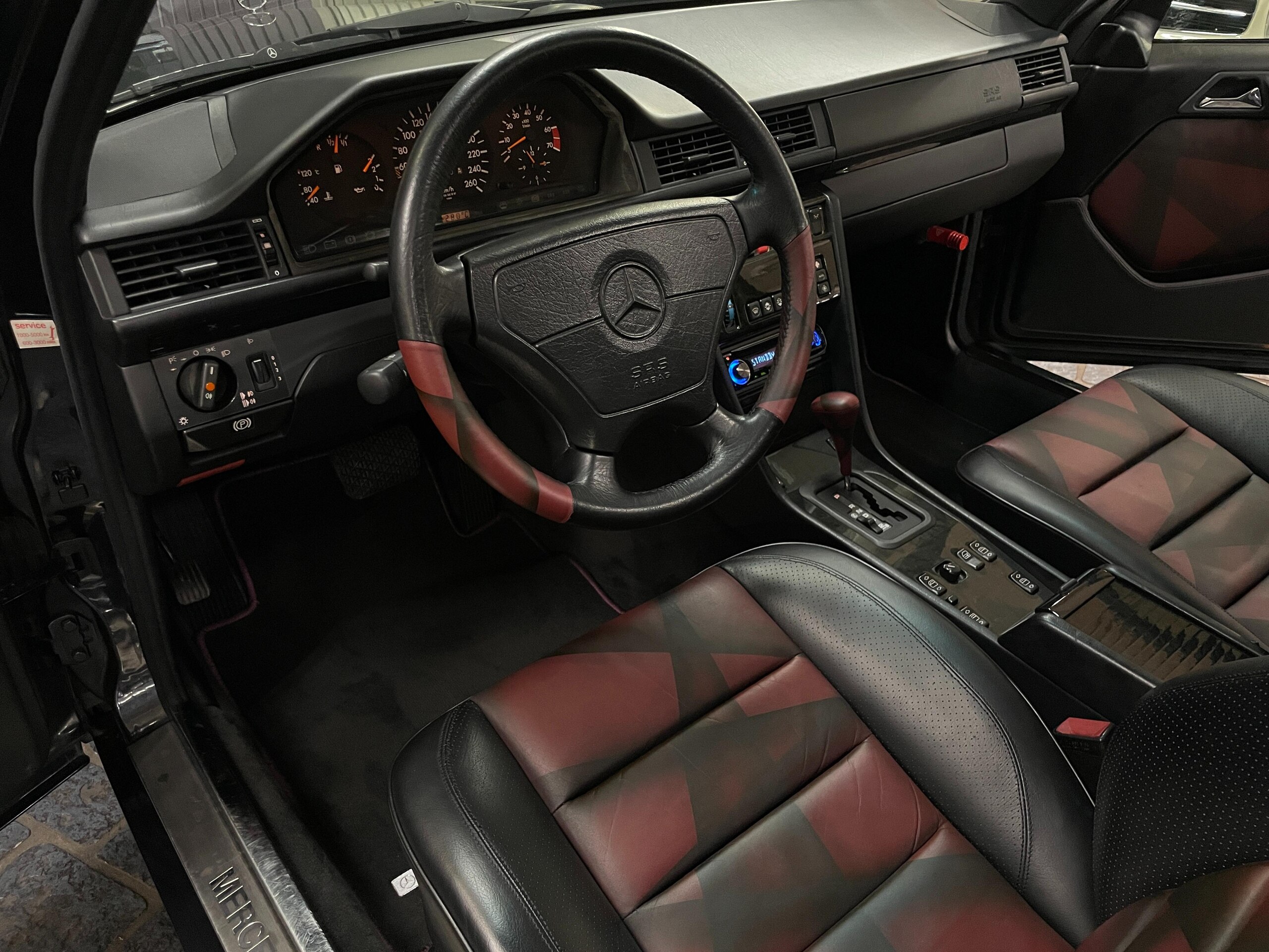 Mercedes Benz E500 Limited (photo: 9)