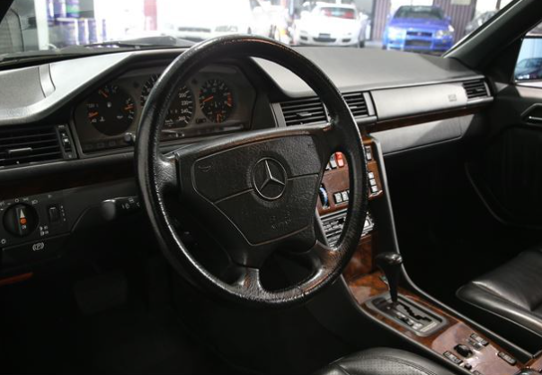 Mercedes Benz E500 (photo: 9)