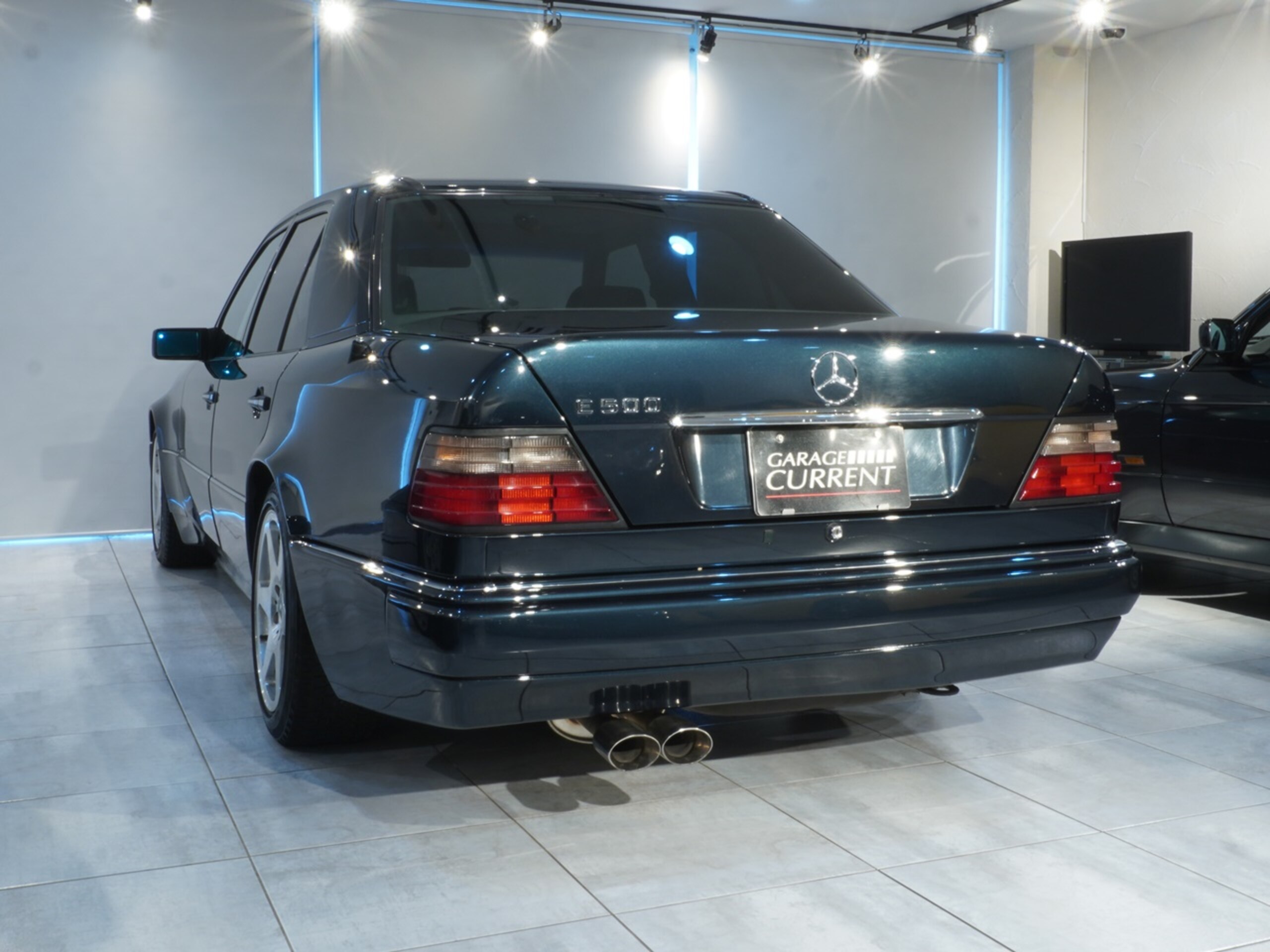 Mercedes Benz E500 (photo: 2)