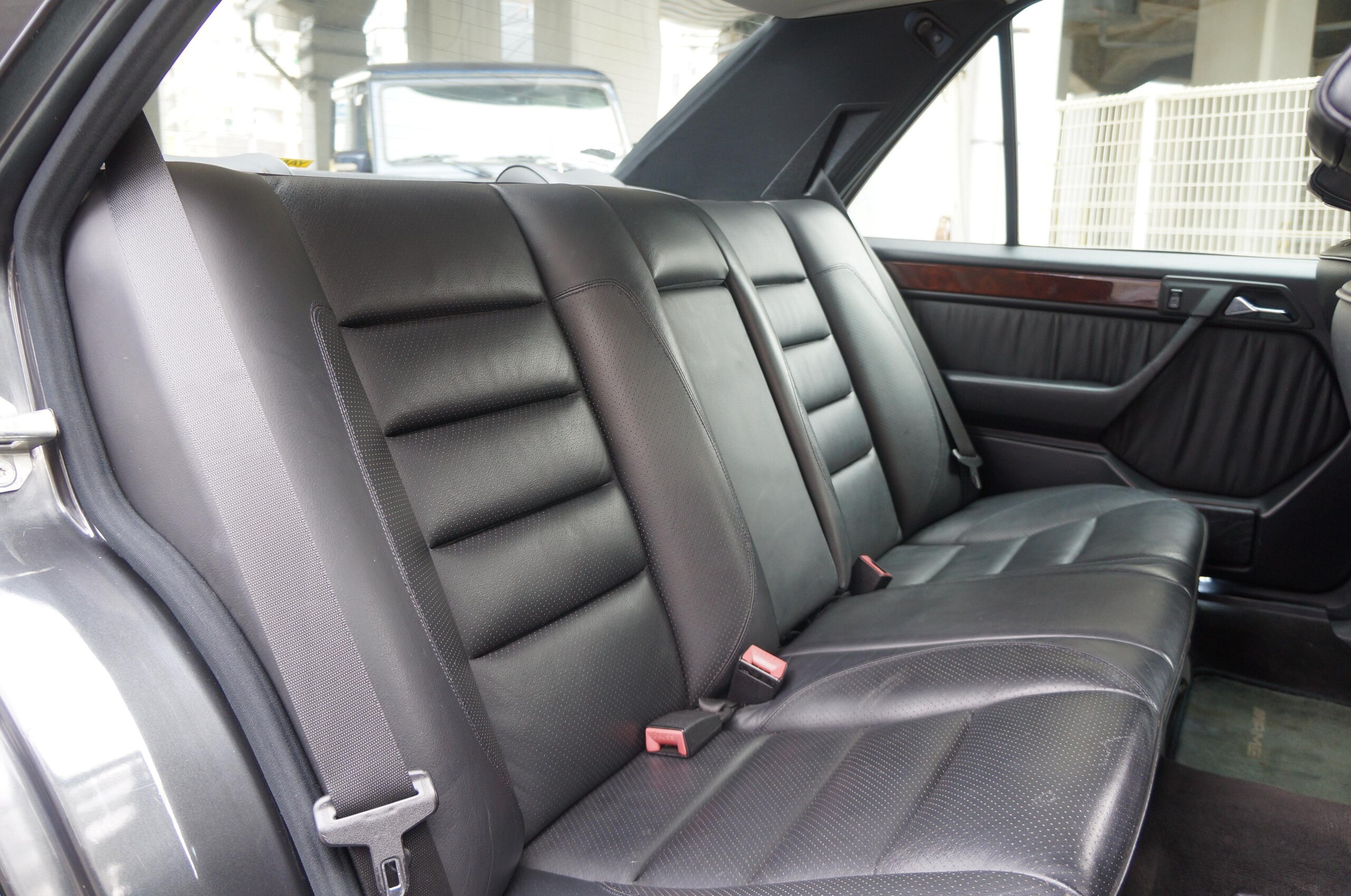Mercedes Benz E400 AMG (photo: 15)