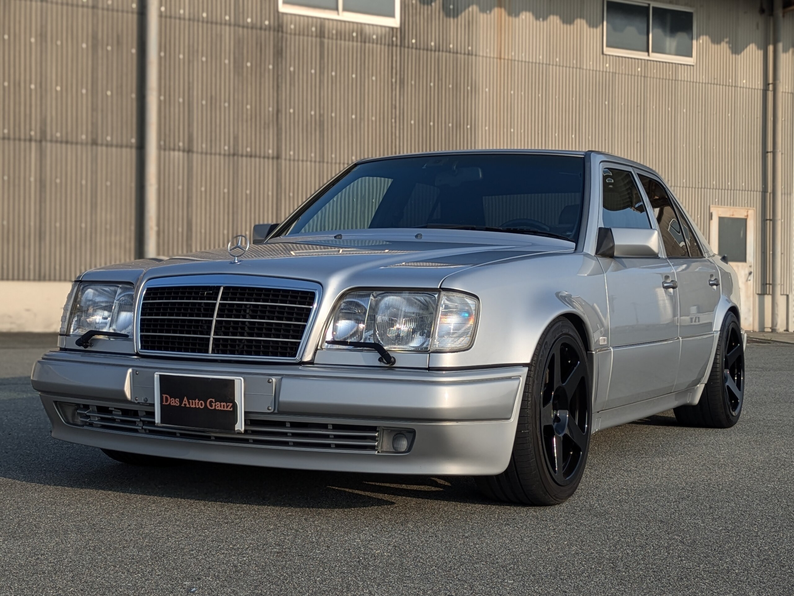 Mercedes Benz E500 (photo: 2)