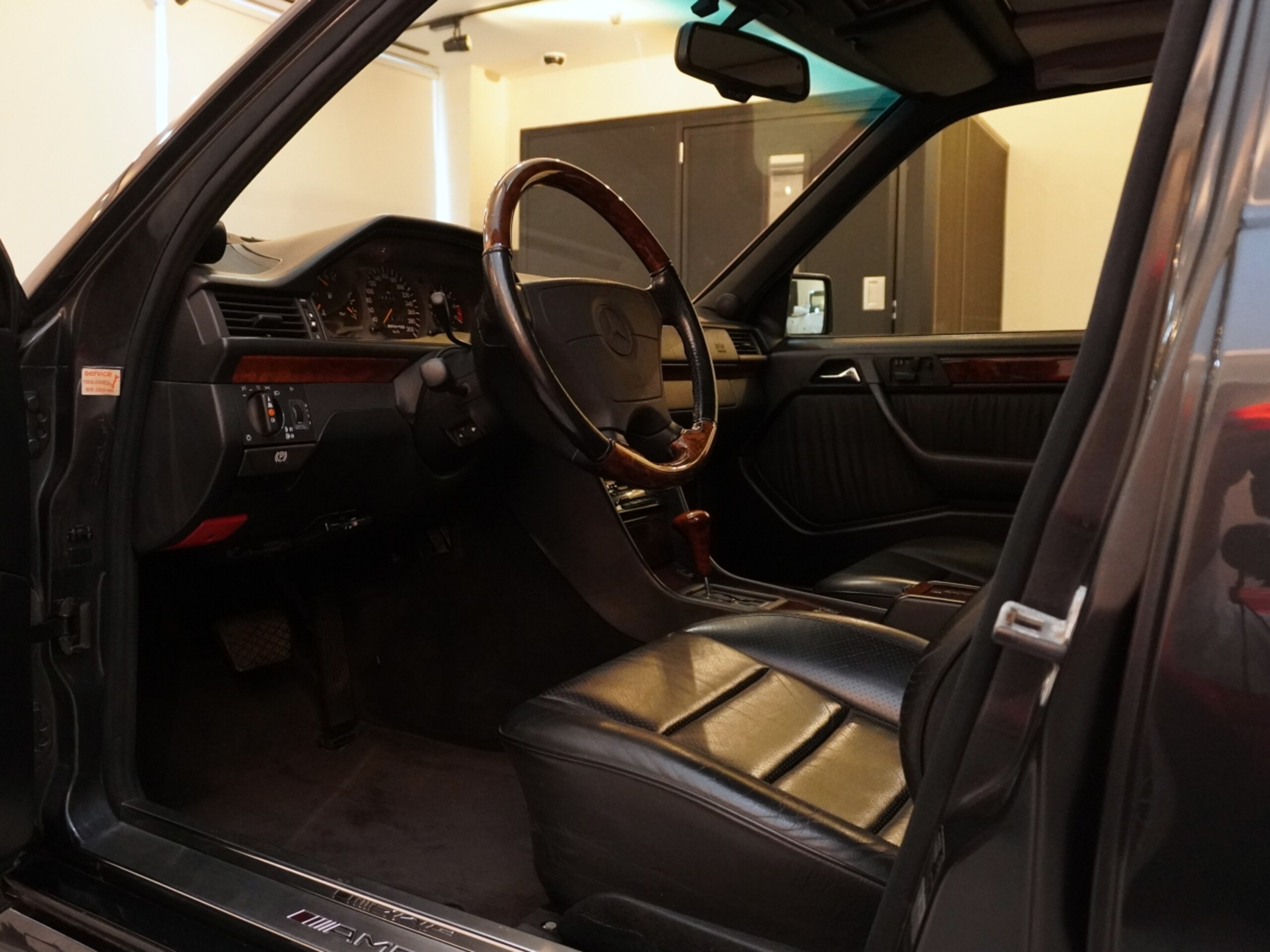Mercedes Benz E60 AMG (photo: 6)