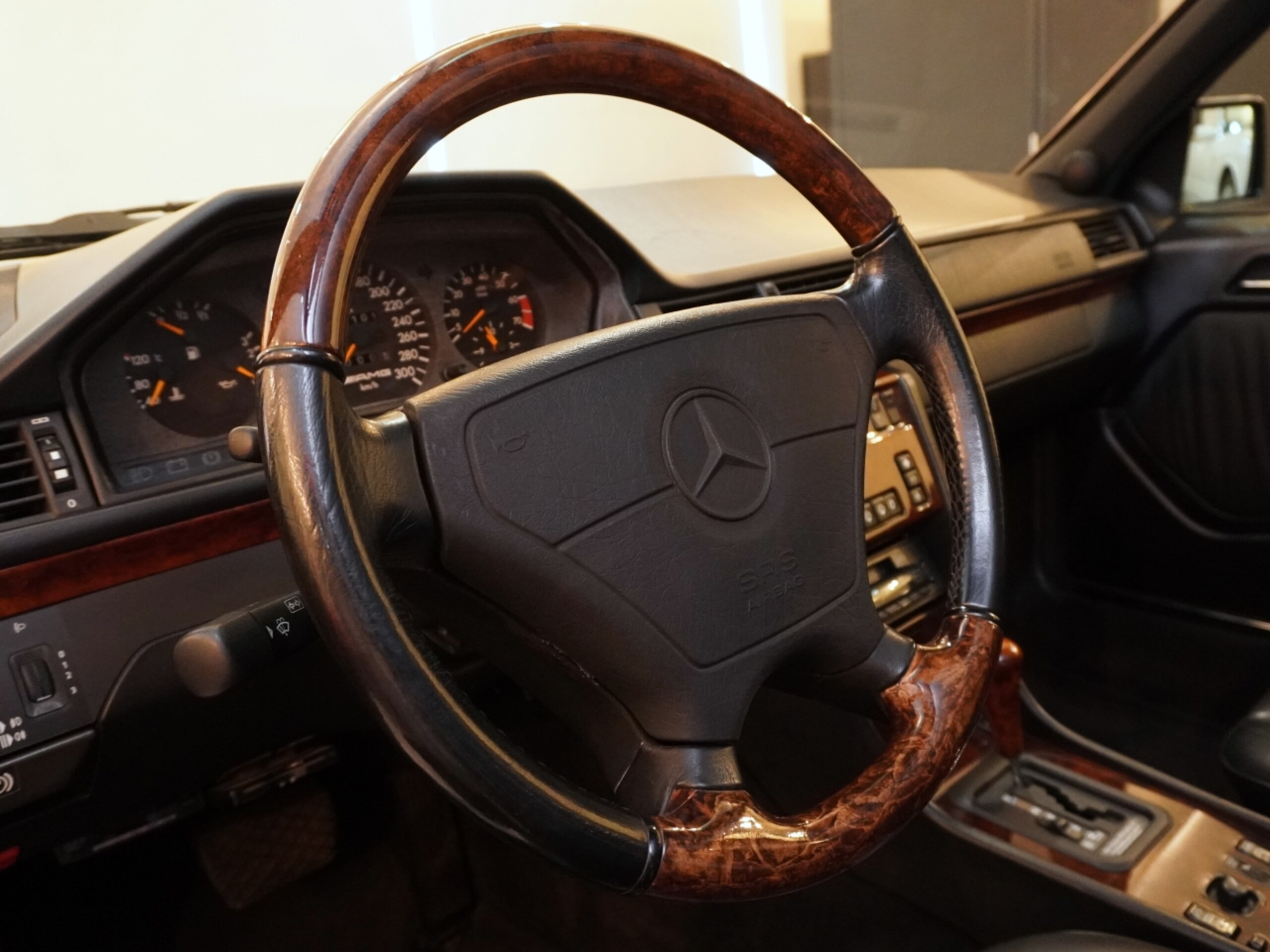 Mercedes Benz E60 AMG (photo: 8)