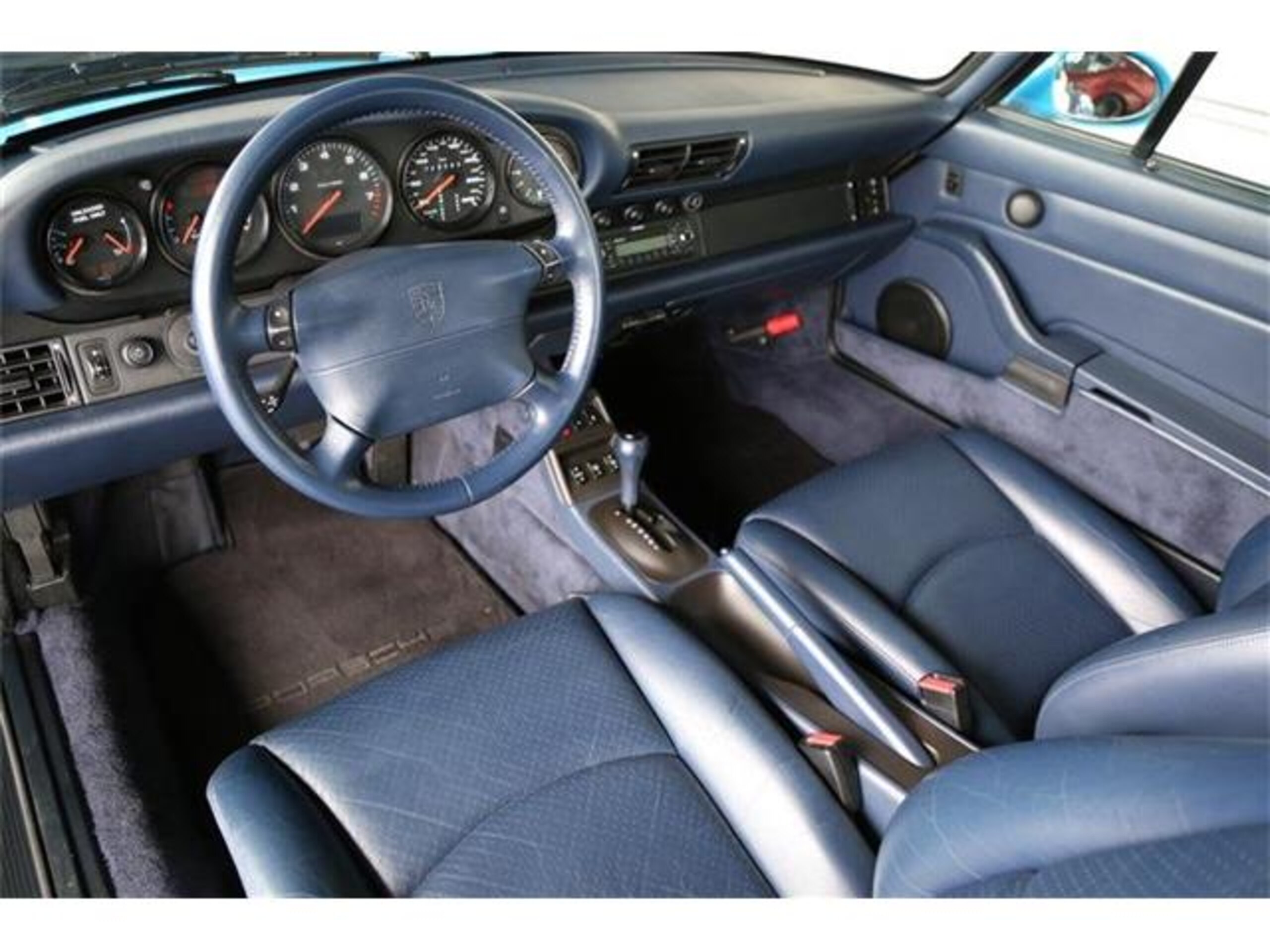 Porsche 911 Carrera (photo: 5)