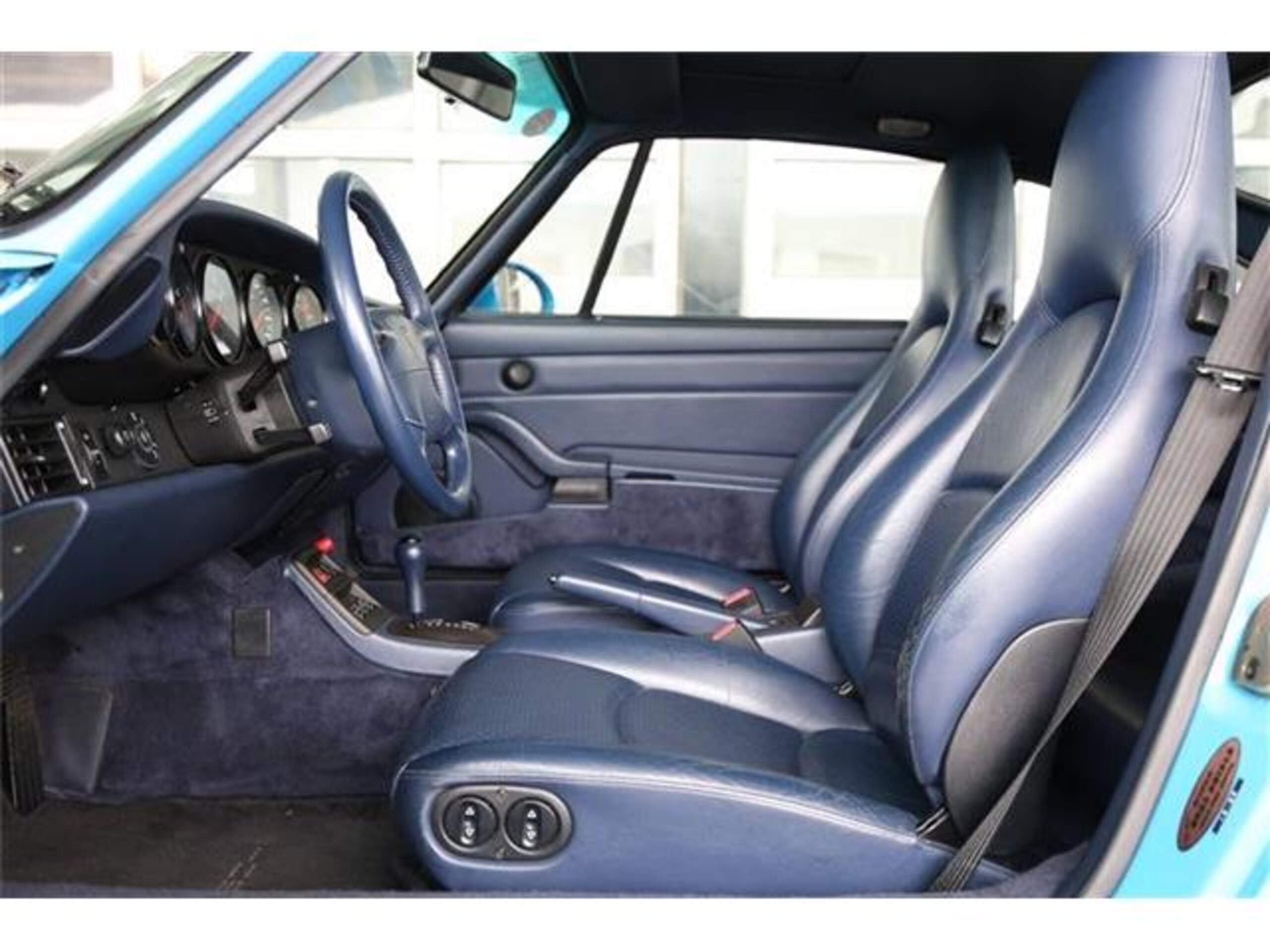 Porsche 911 Carrera (photo: 6)