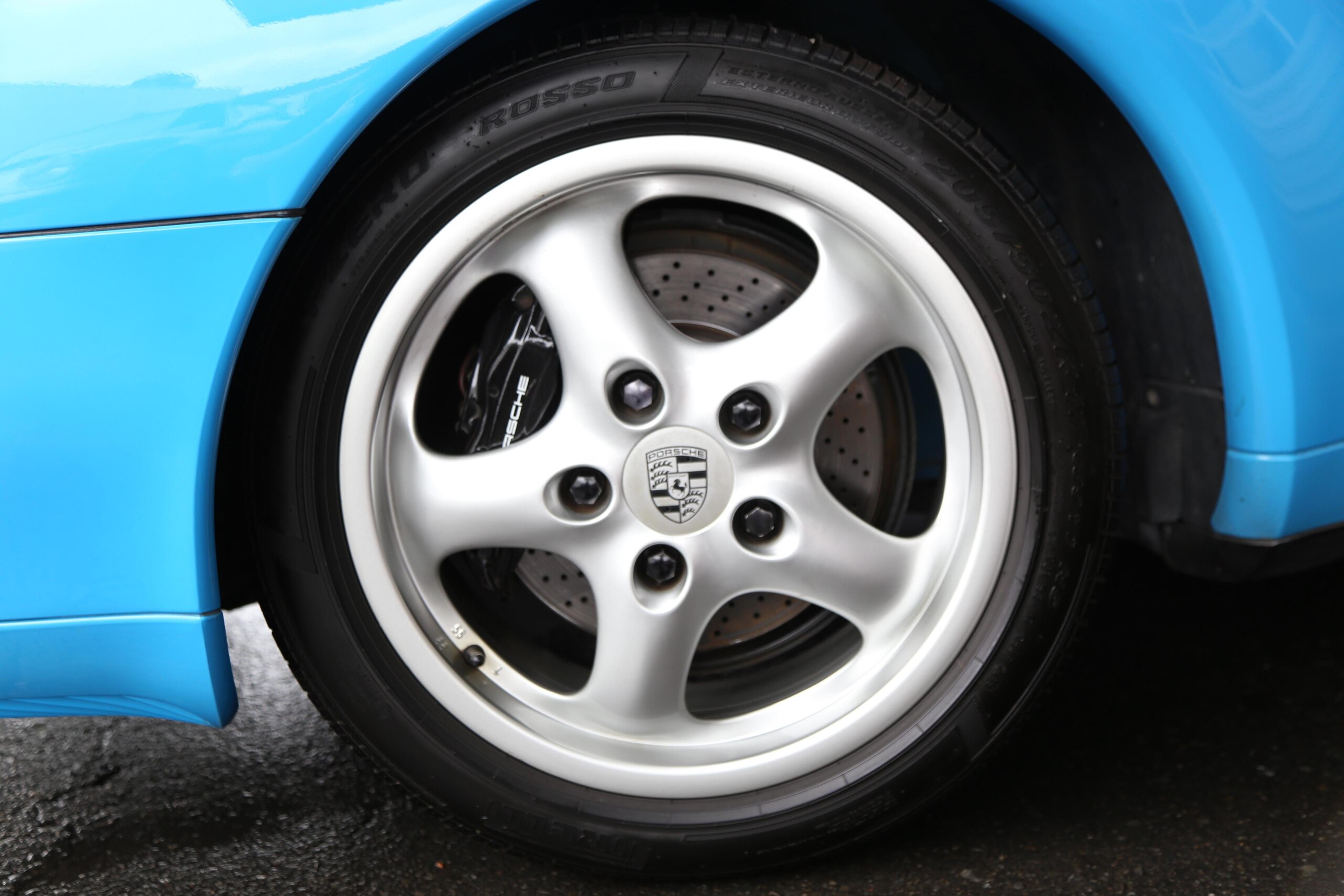 Porsche 911 Carrera (photo: 11)