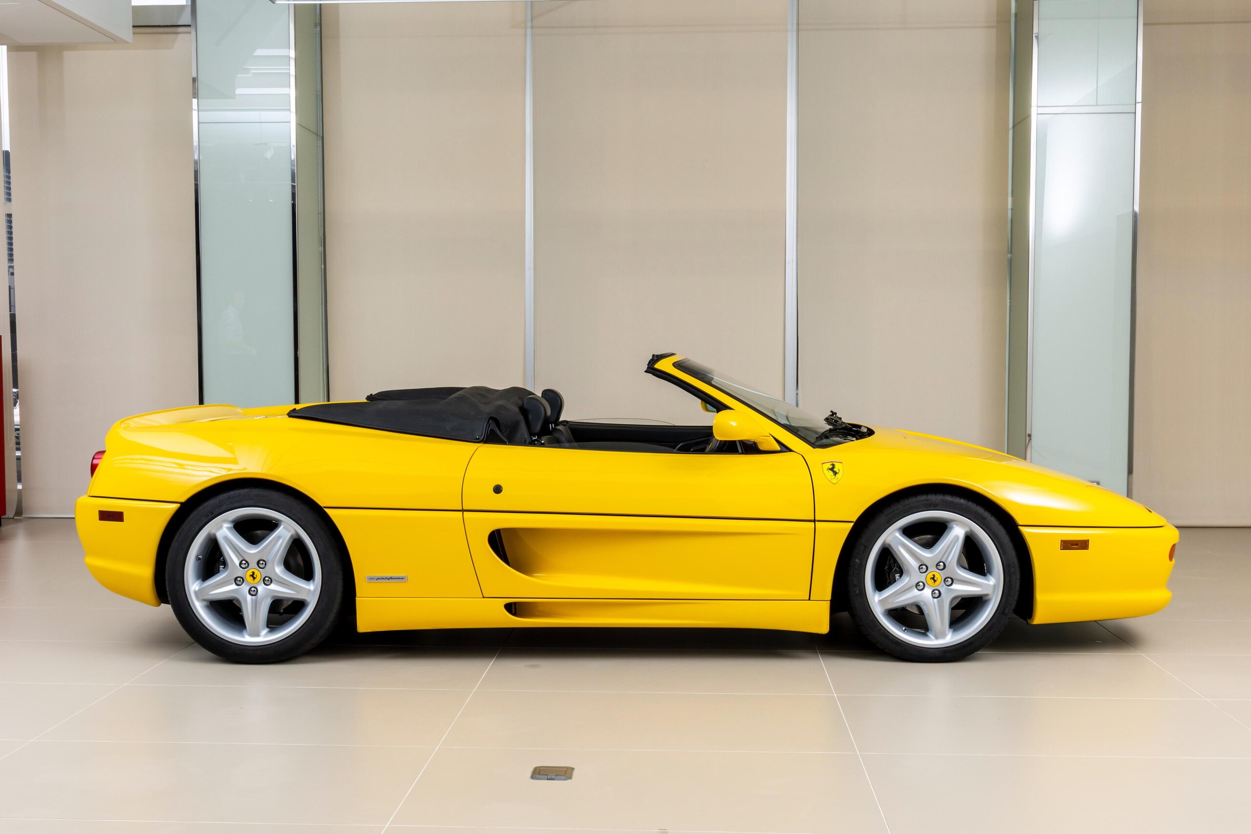Ferrari F355 Spider (photo: 5)