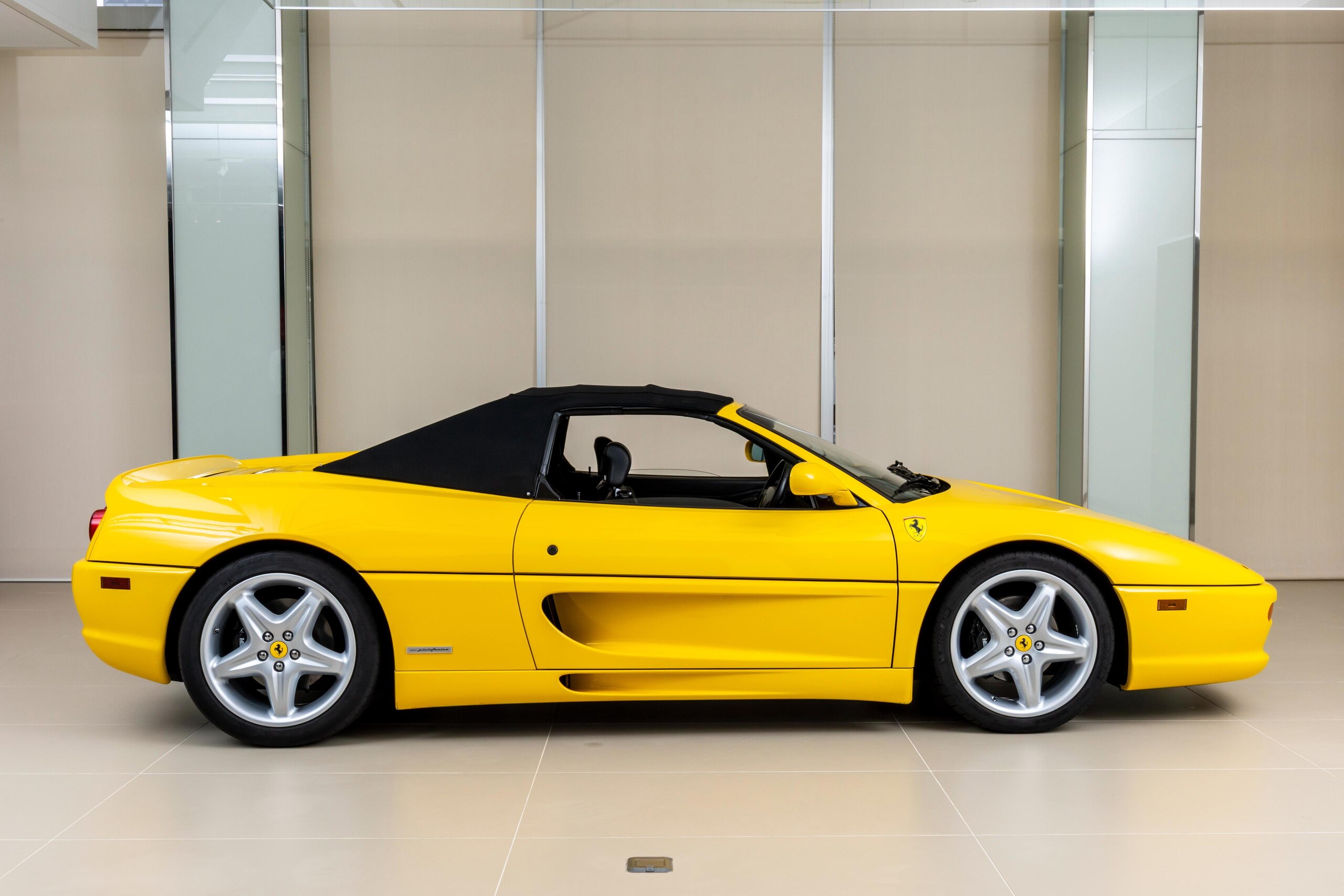 Ferrari F355 Spider (photo: 4)