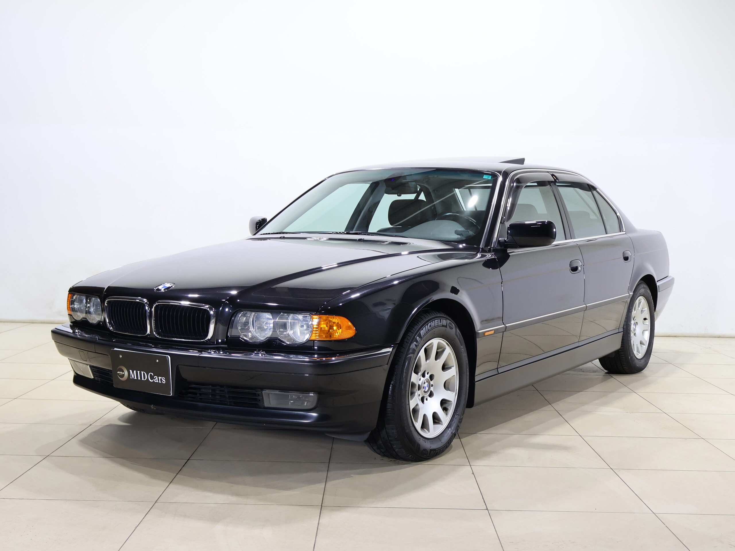 BMW 735i