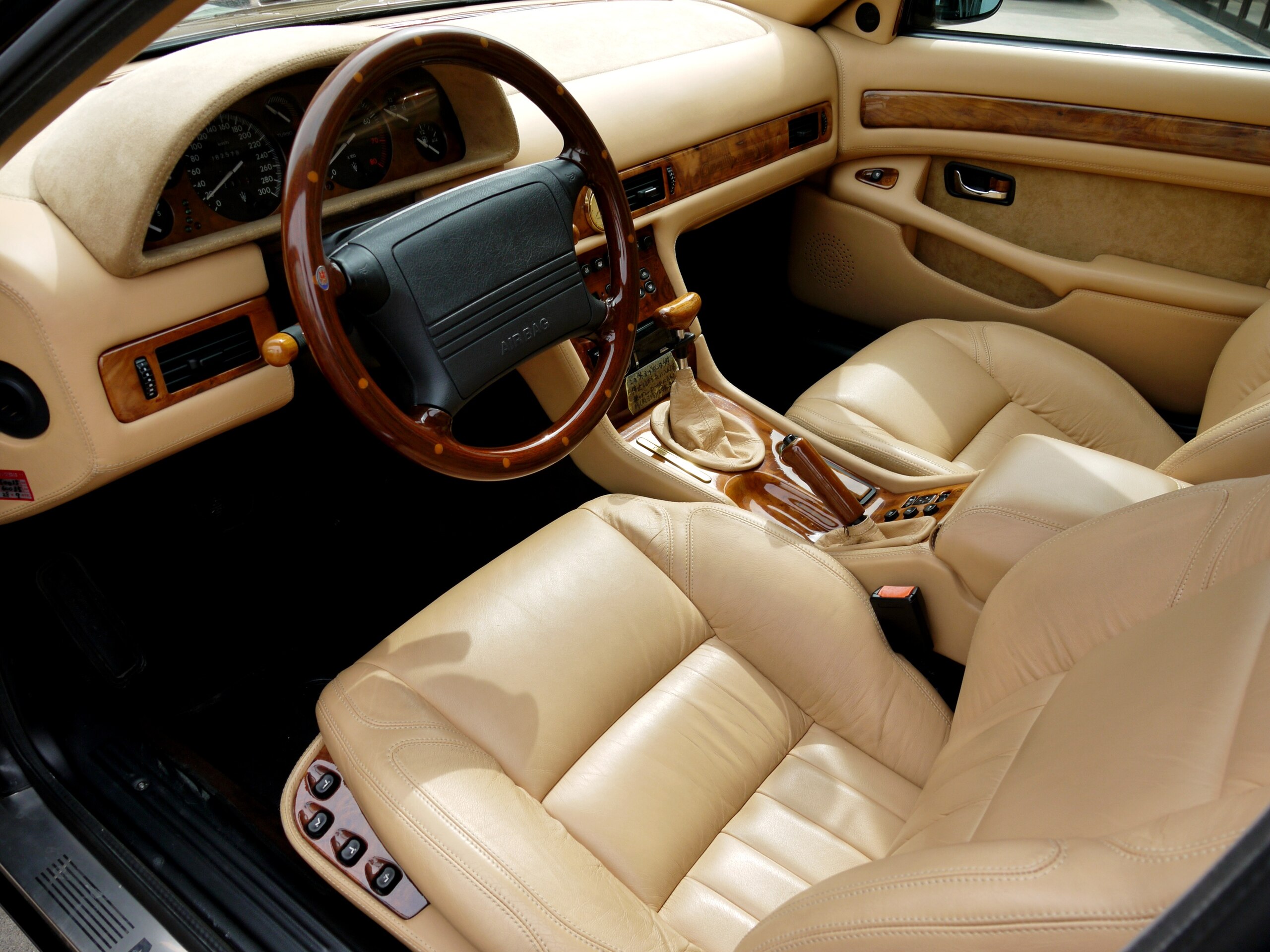 Maserati Quattroporte (photo: 5)