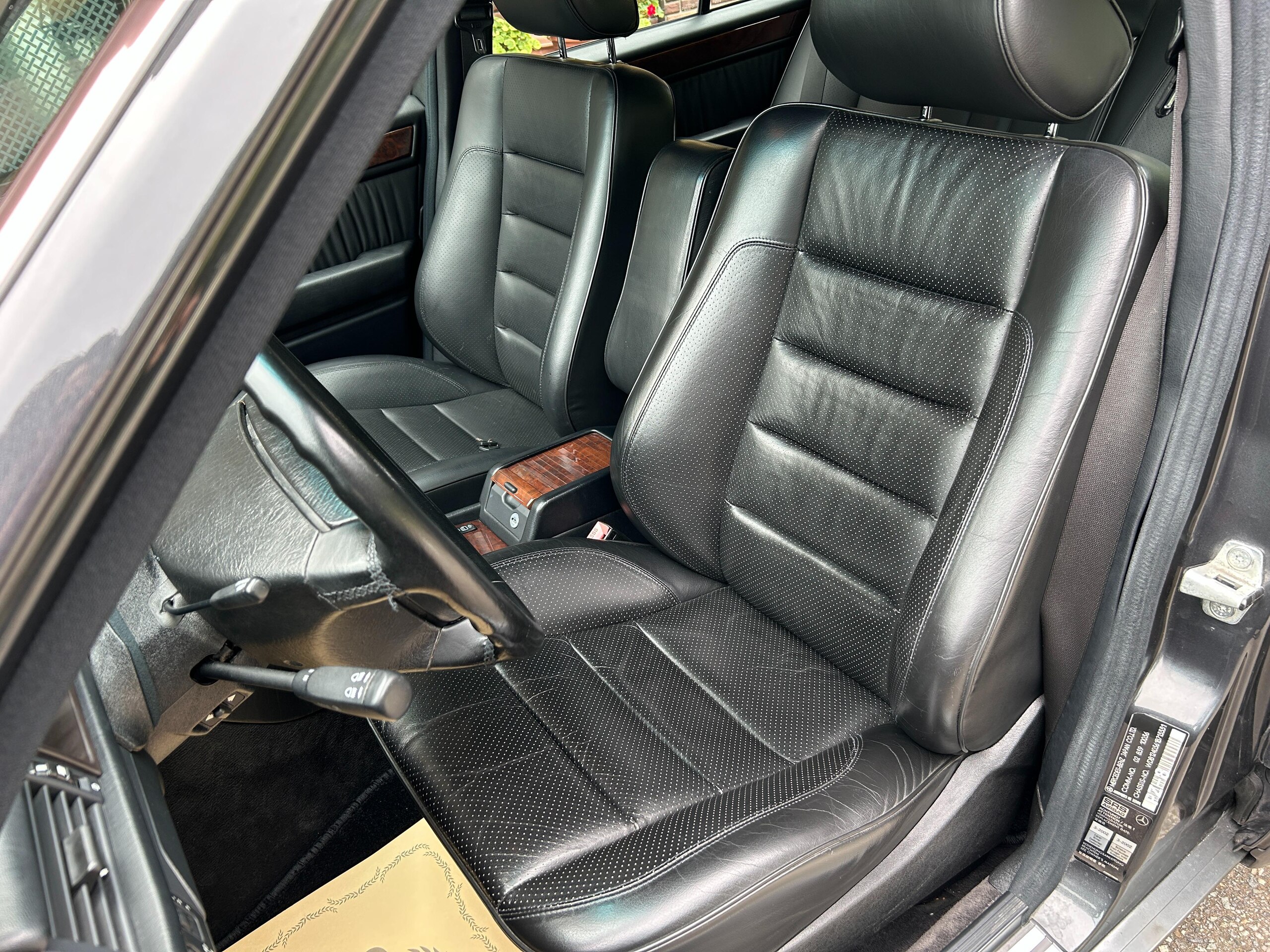 Mercedes Benz 500E (photo: 6)