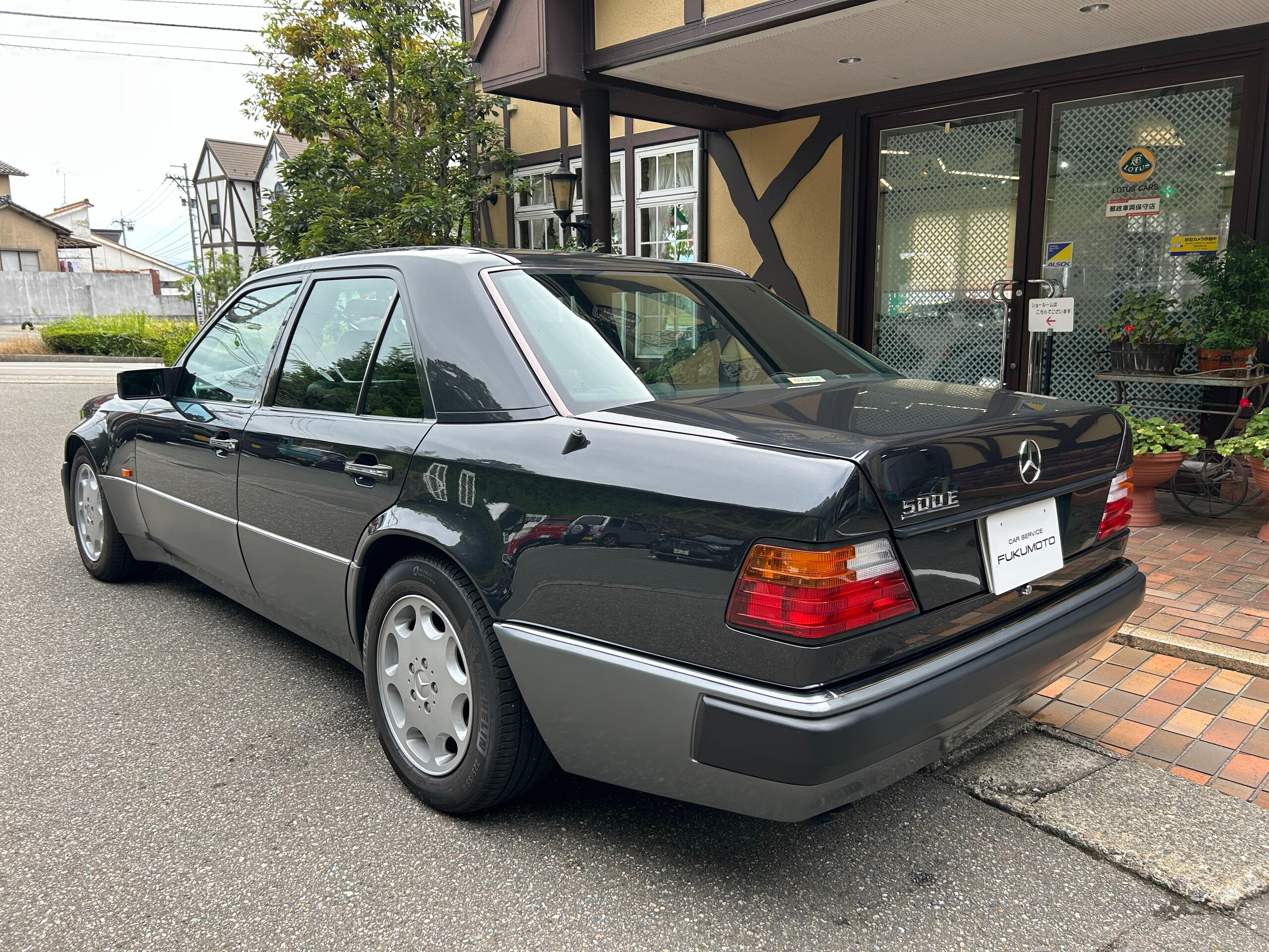 Mercedes Benz 500E (photo: 2)