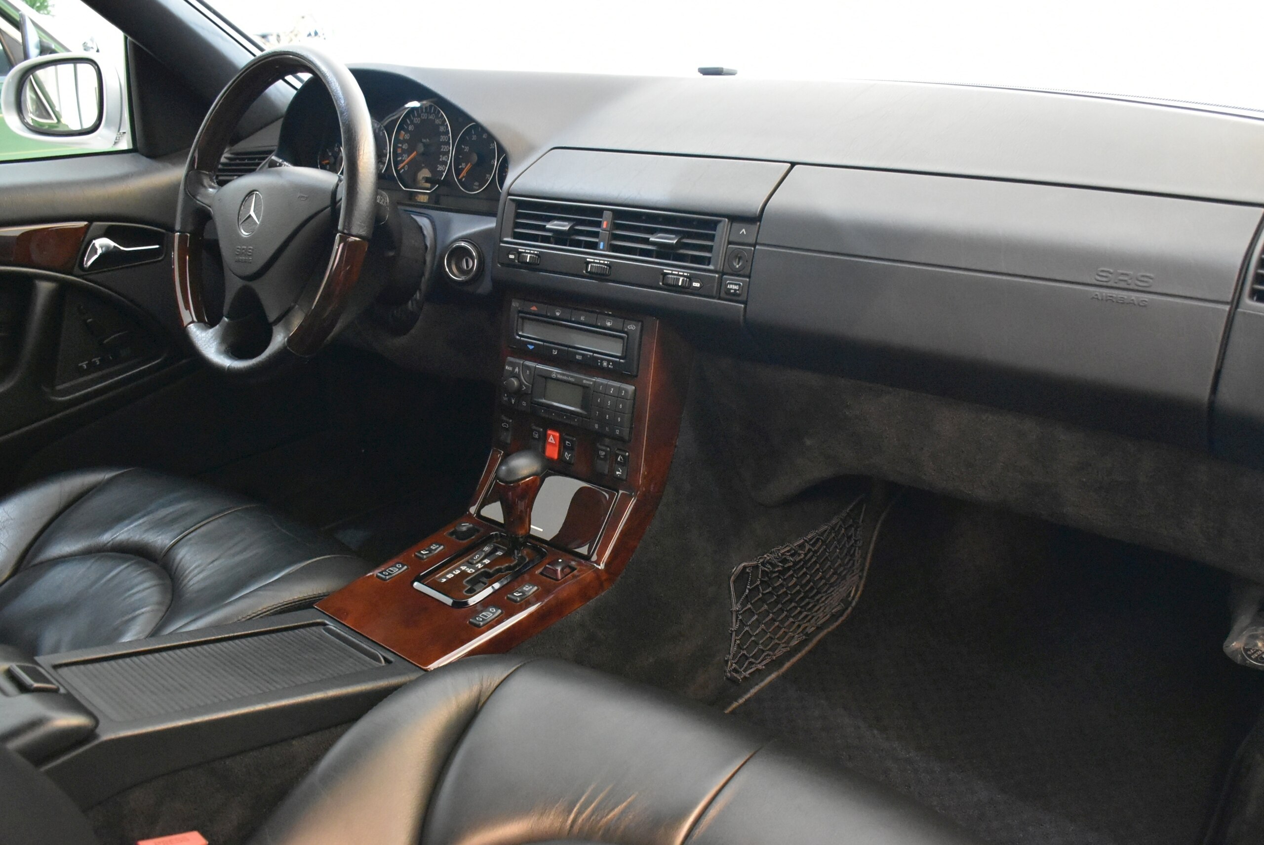 Mercedes Benz SL500 (photo: 8)