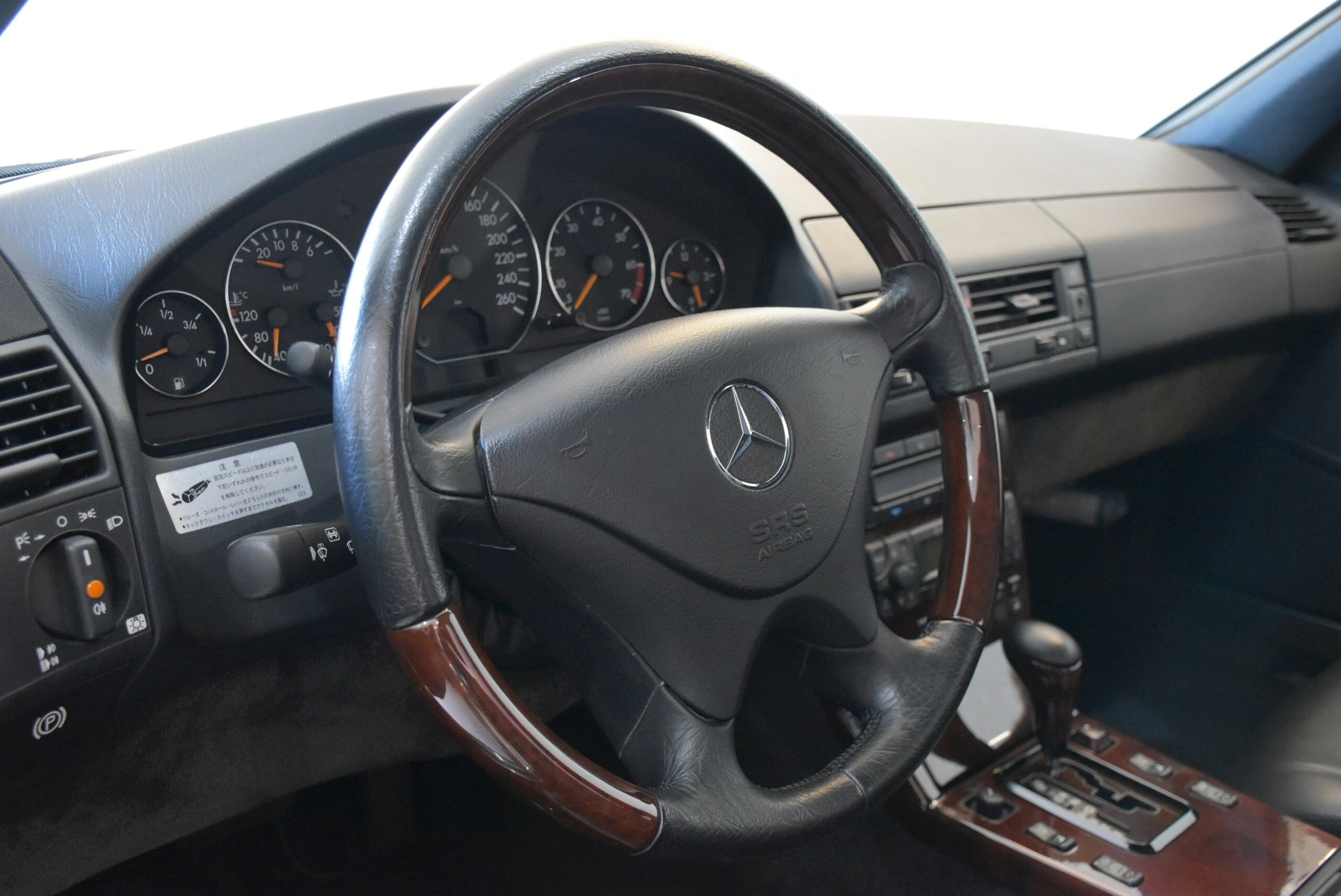 Mercedes Benz SL500 (photo: 7)