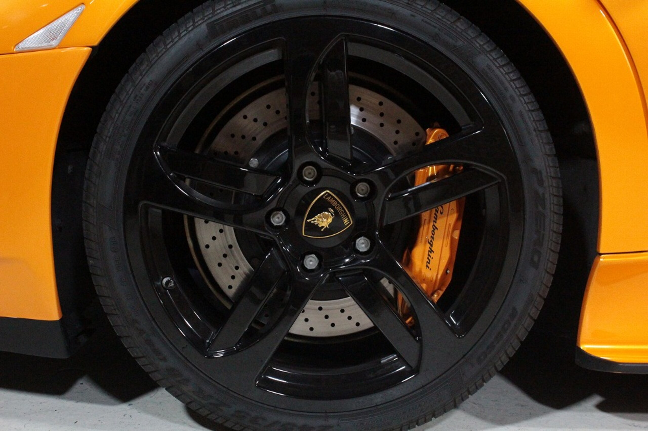 Lamborghini Murcielago LP620 (photo: 17)
