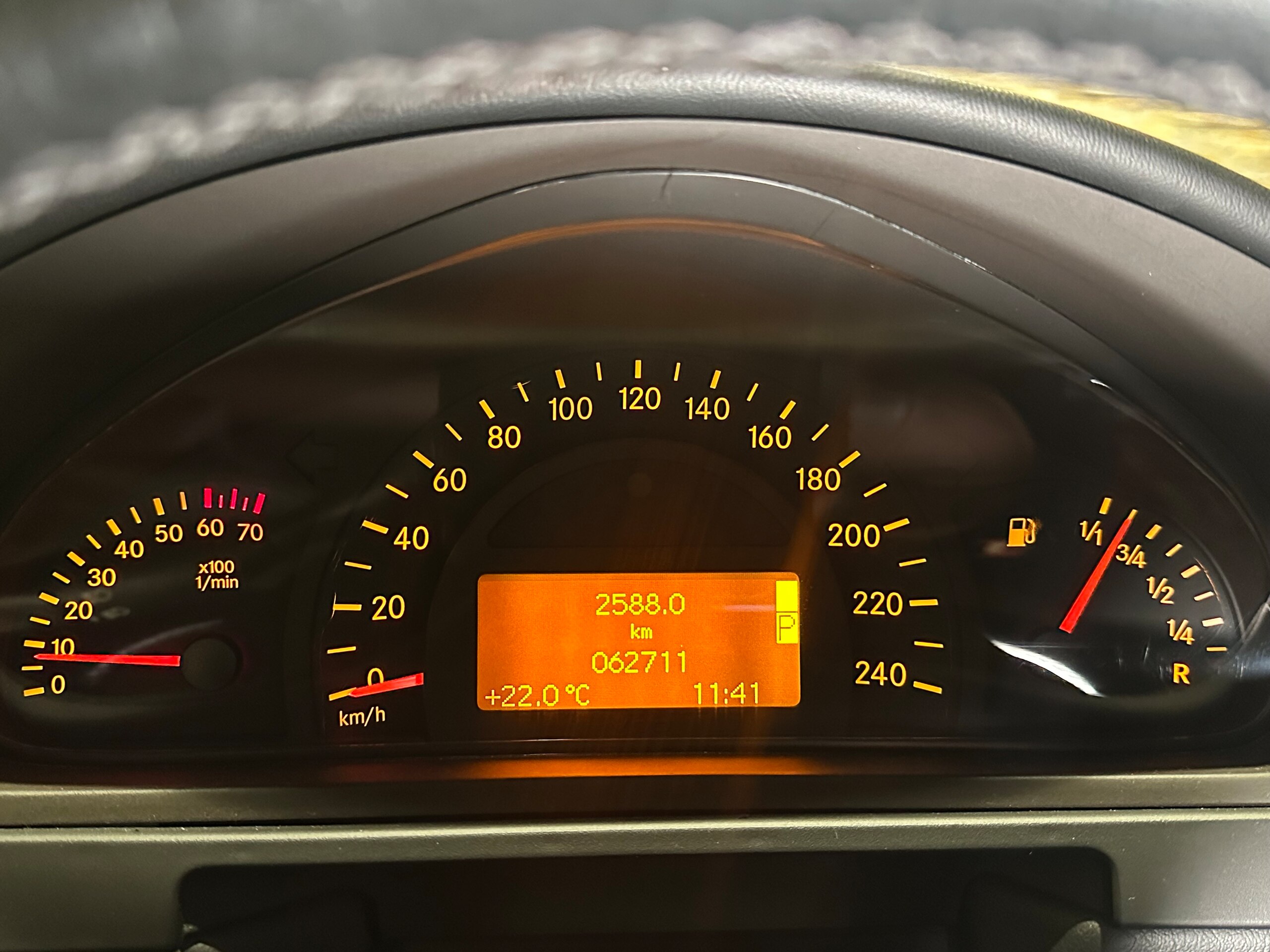 Mercedes Benz G320 (photo: 13)