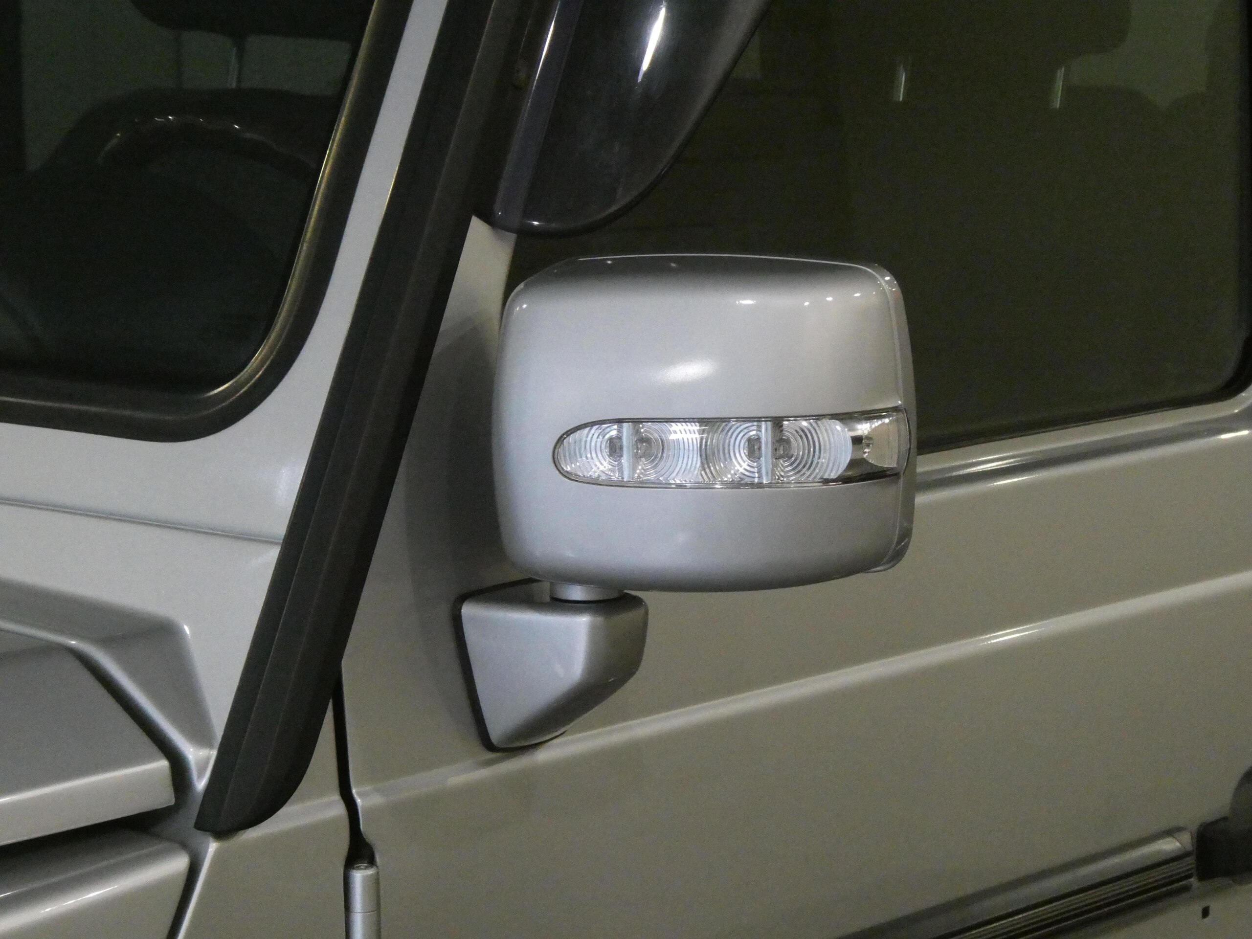 Mercedes Benz G320 (photo: 22)