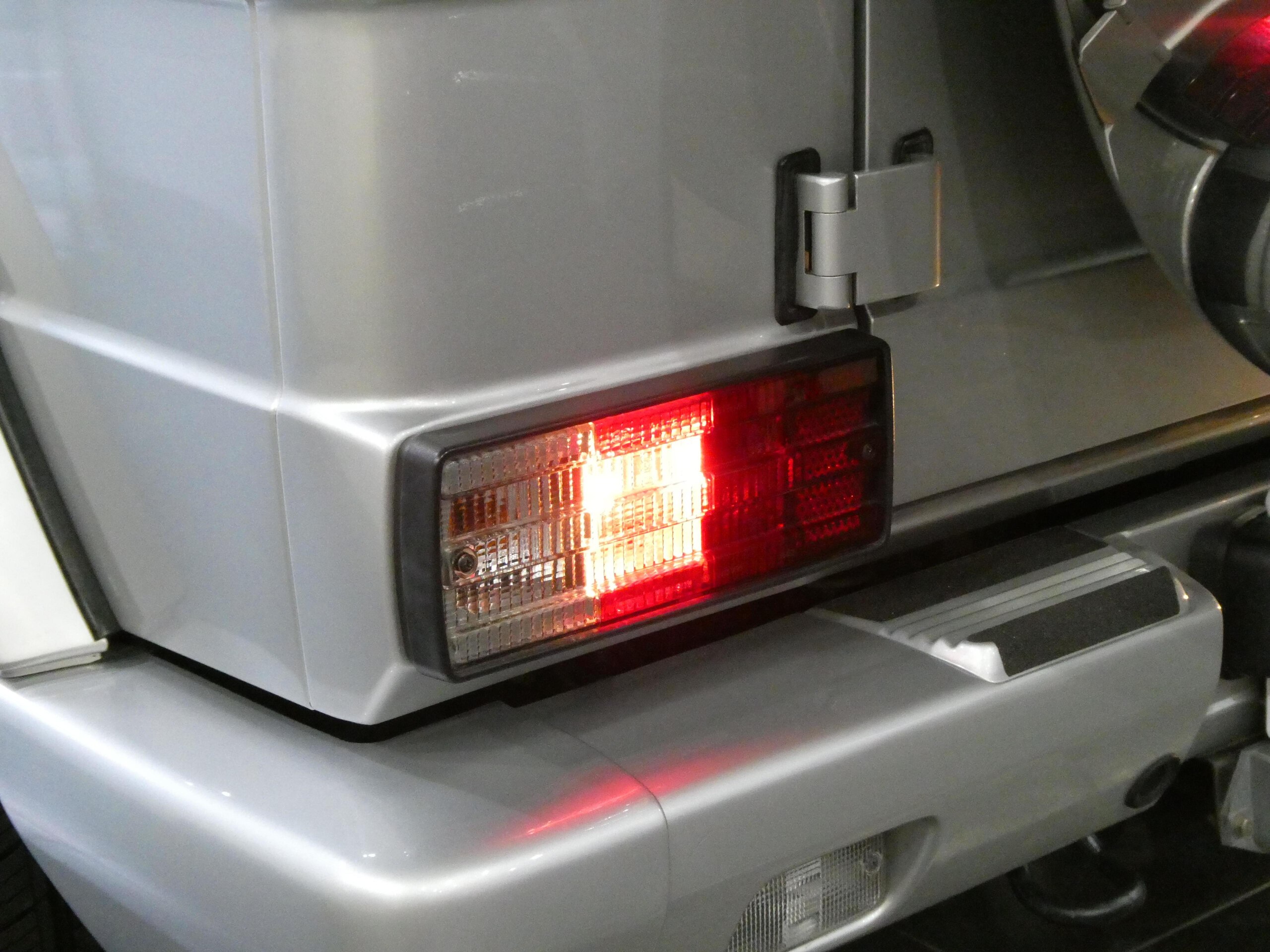 Mercedes Benz G320 (photo: 23)