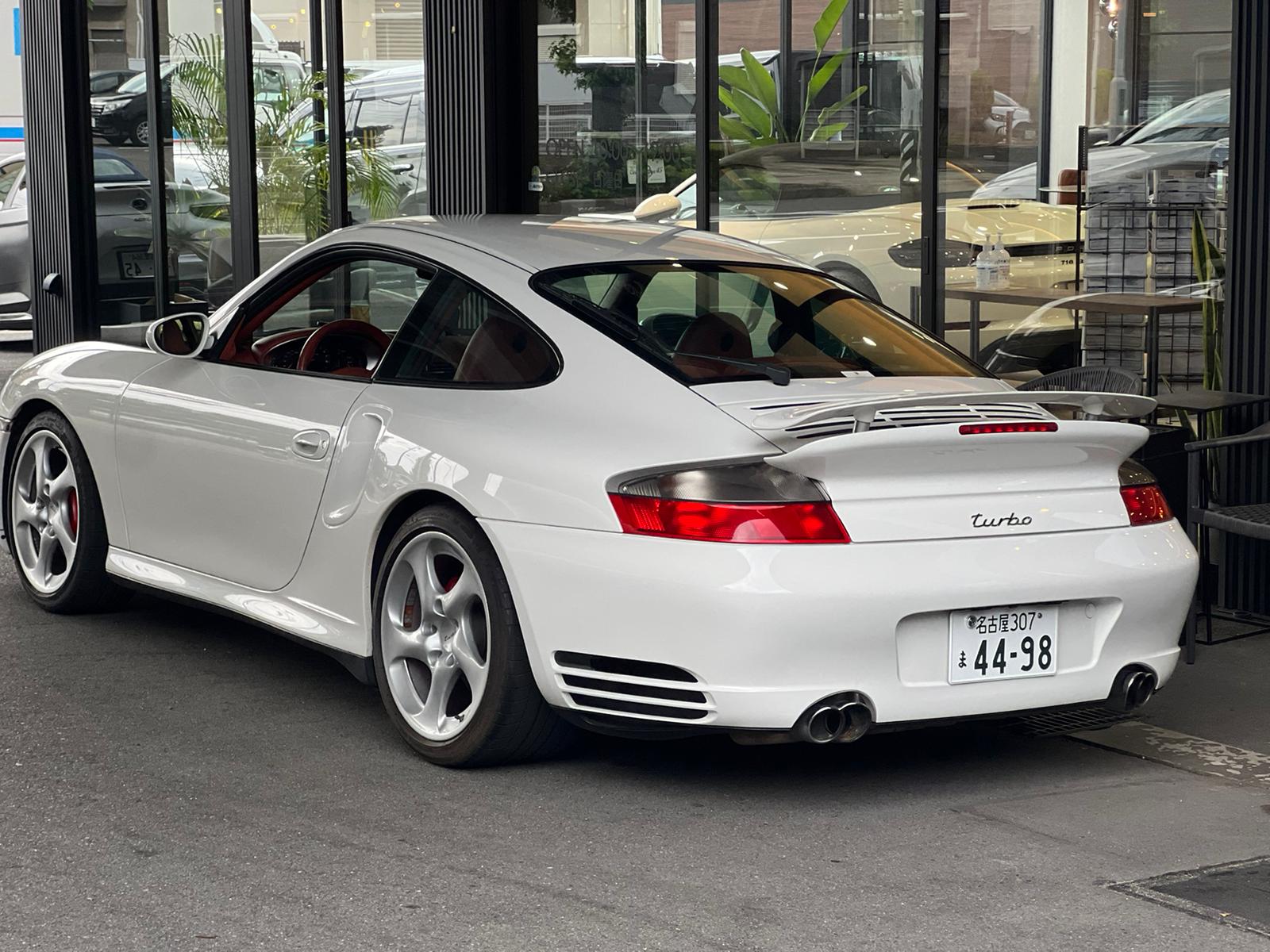 Porsche 911 Turbo (photo: 3)