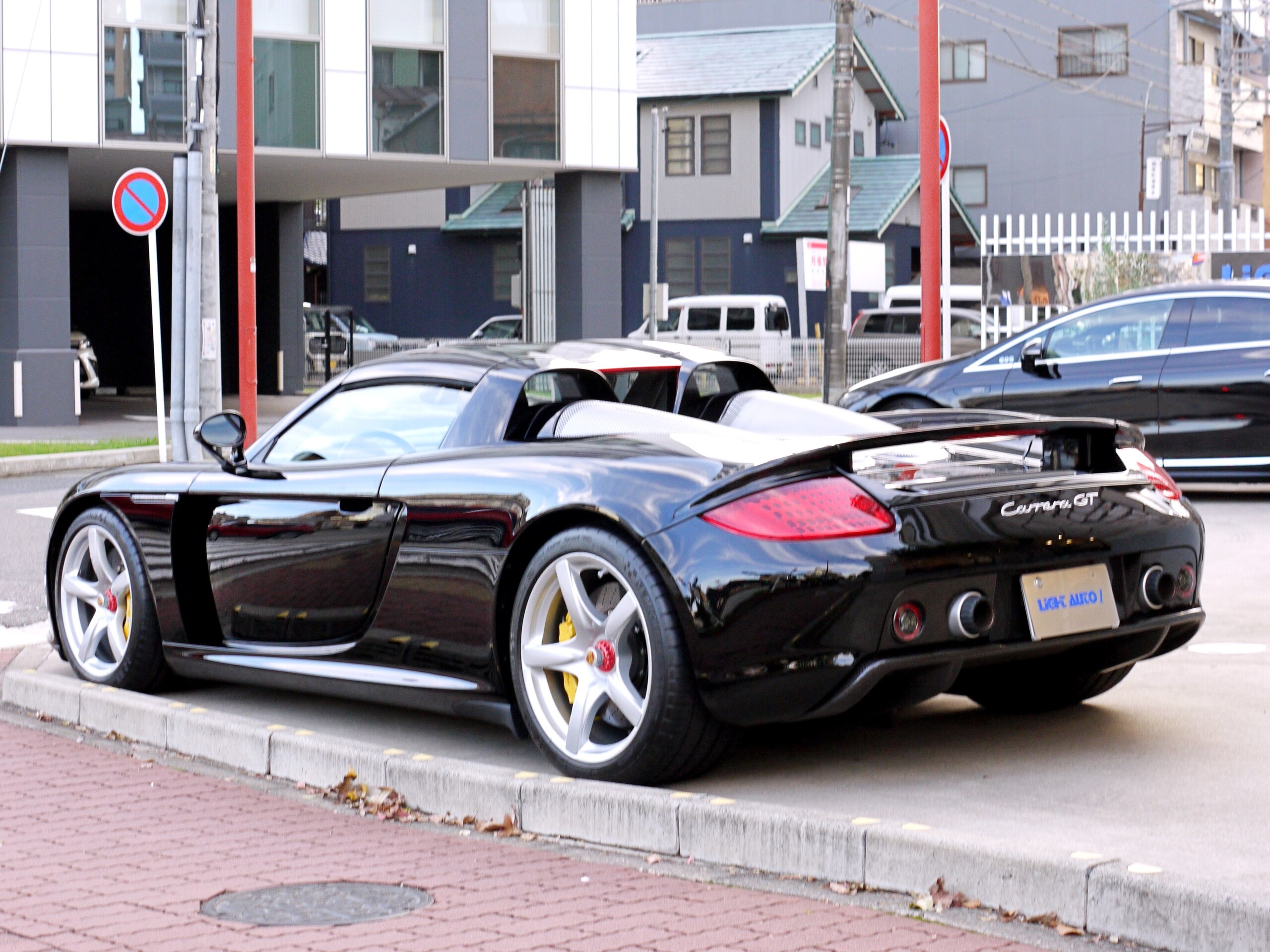 Porsche Carrera GT (photo: 6)