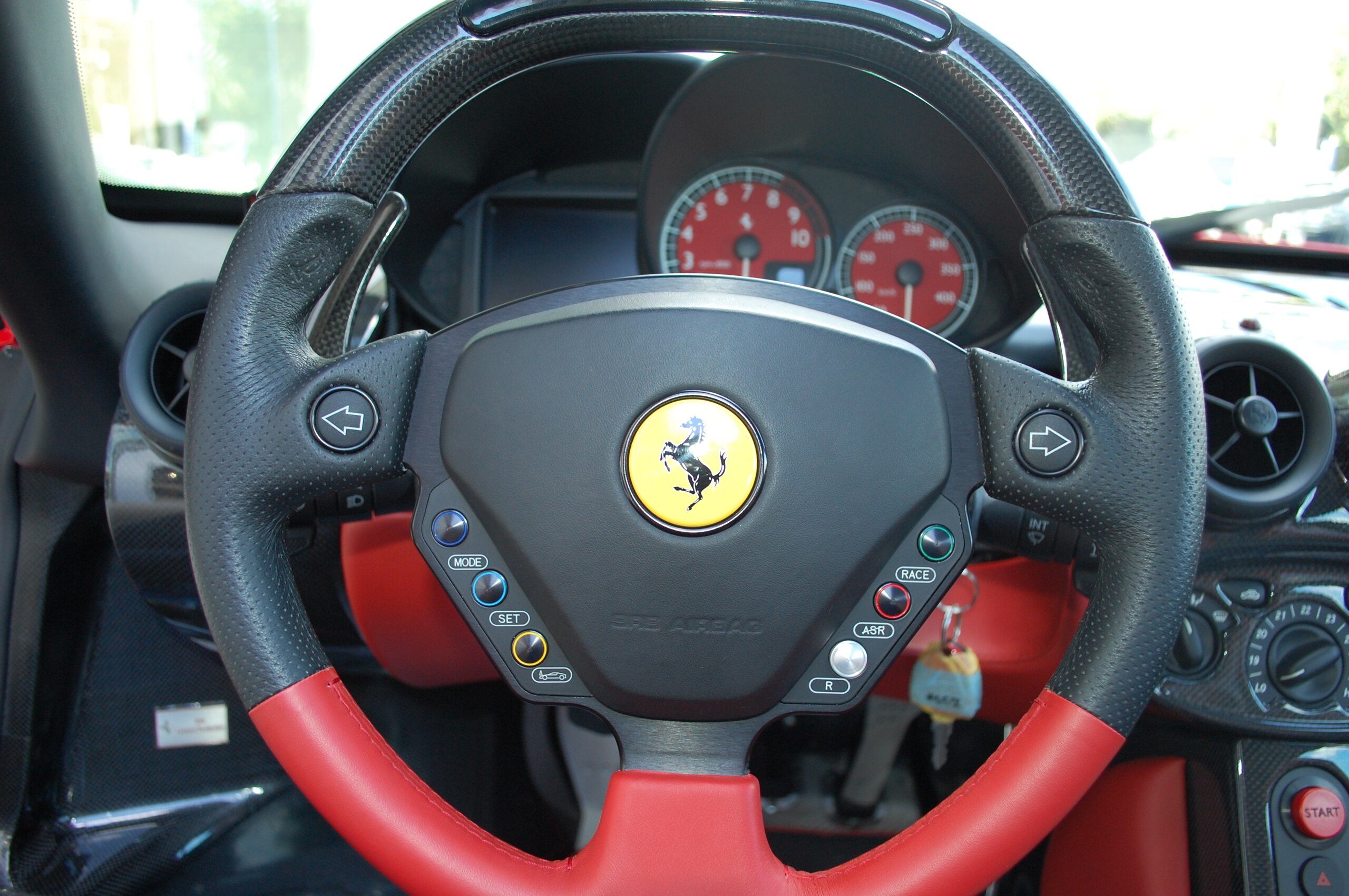 Ferrari Enzo (photo: 11)