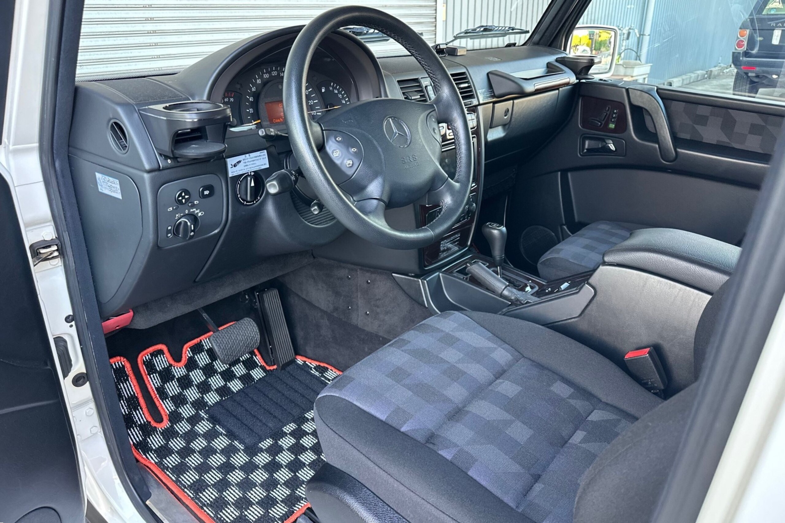 Mercedes Benz G320 (photo: 8)