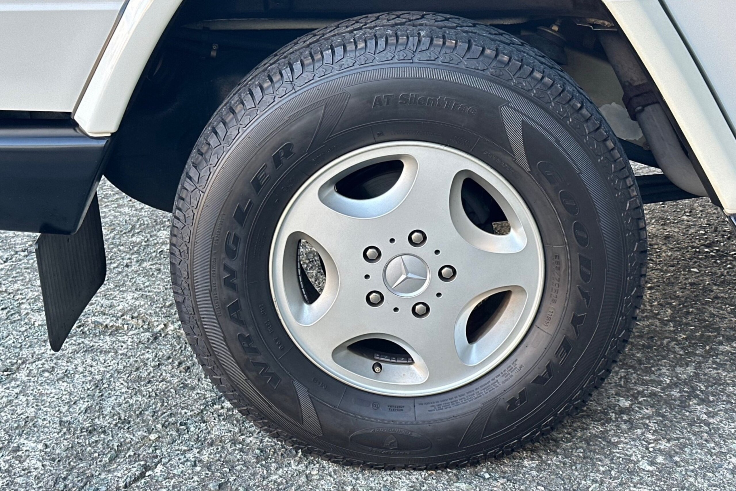 Mercedes Benz G320 (photo: 15)