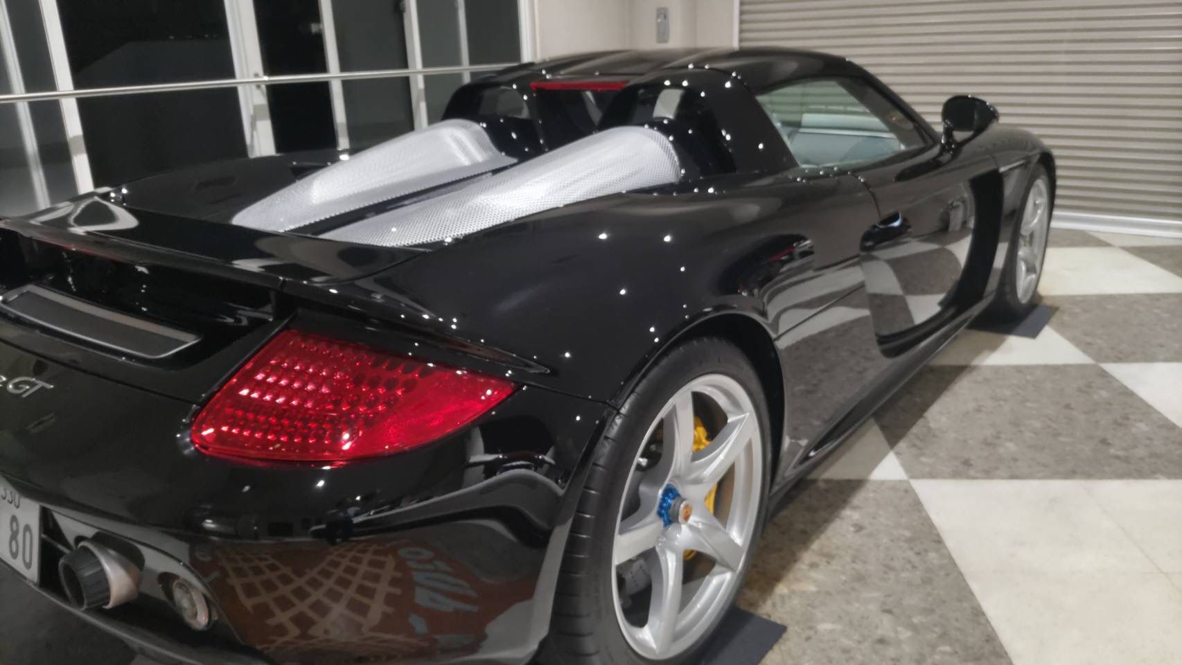 Porsche Carrera GT (photo: 1)