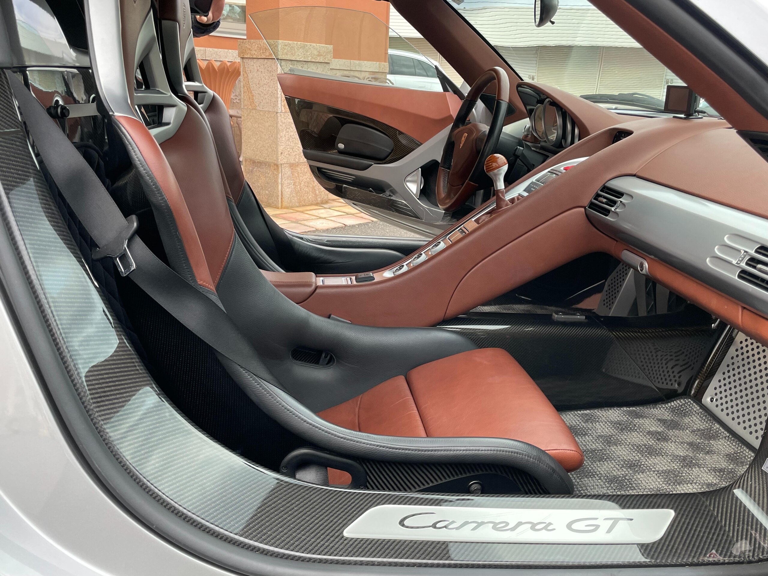 Porsche Carrera GT (photo: 7)