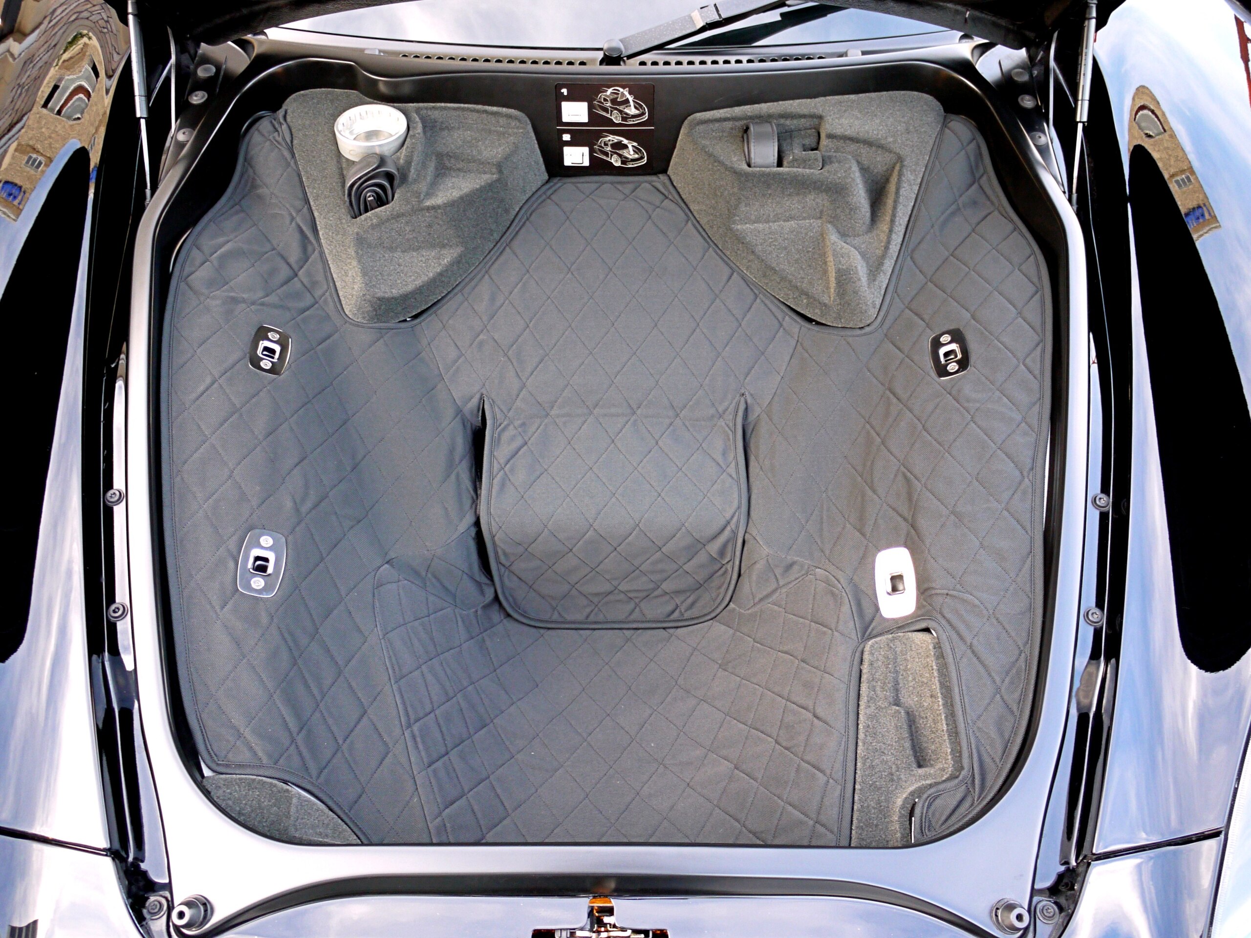 Porsche Carrera GT (photo: 14)