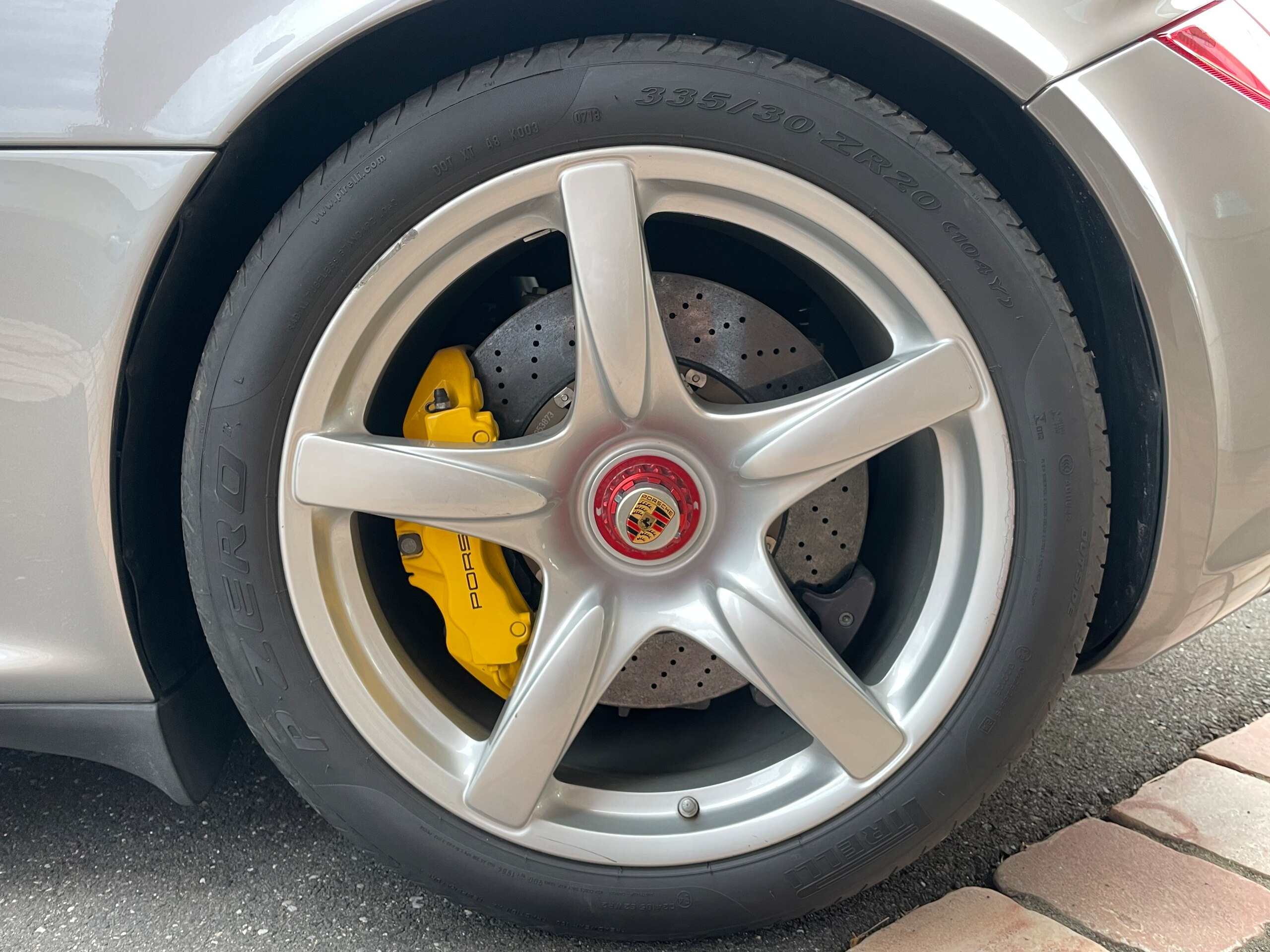 Porsche Carrera GT (photo: 8)