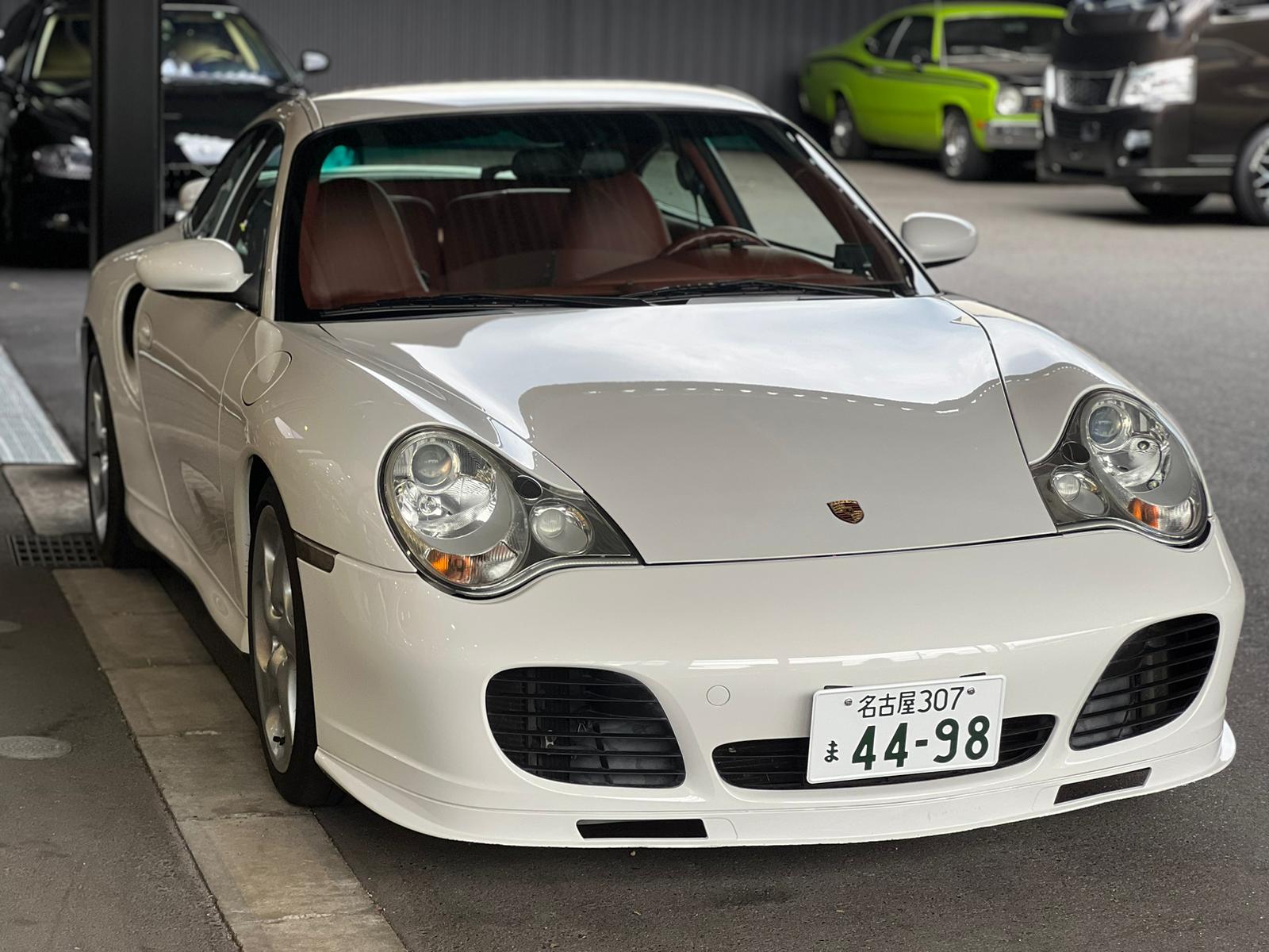 Porsche 911 Turbo (photo: 2)