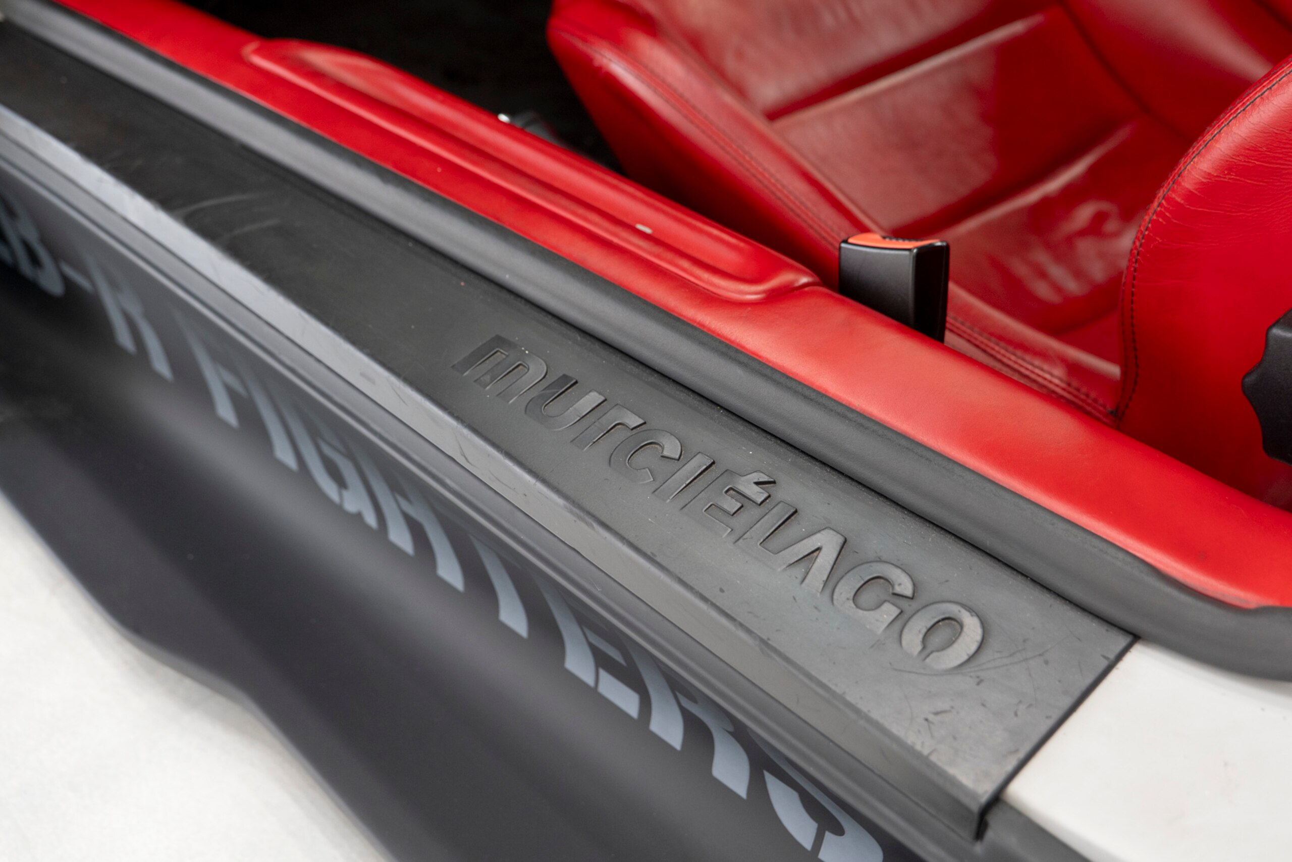 Lamborghini Murcielago (photo: 11)