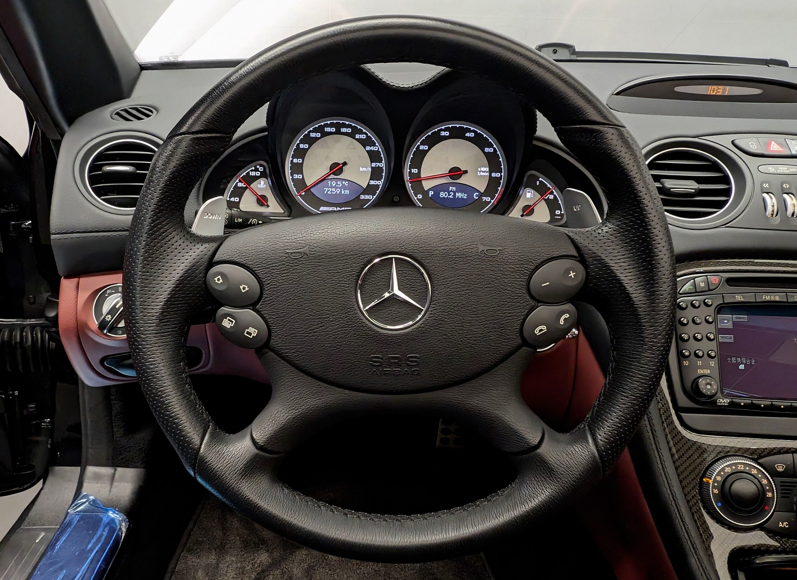 Mercedes Benz SL55 AMG (photo: 13)
