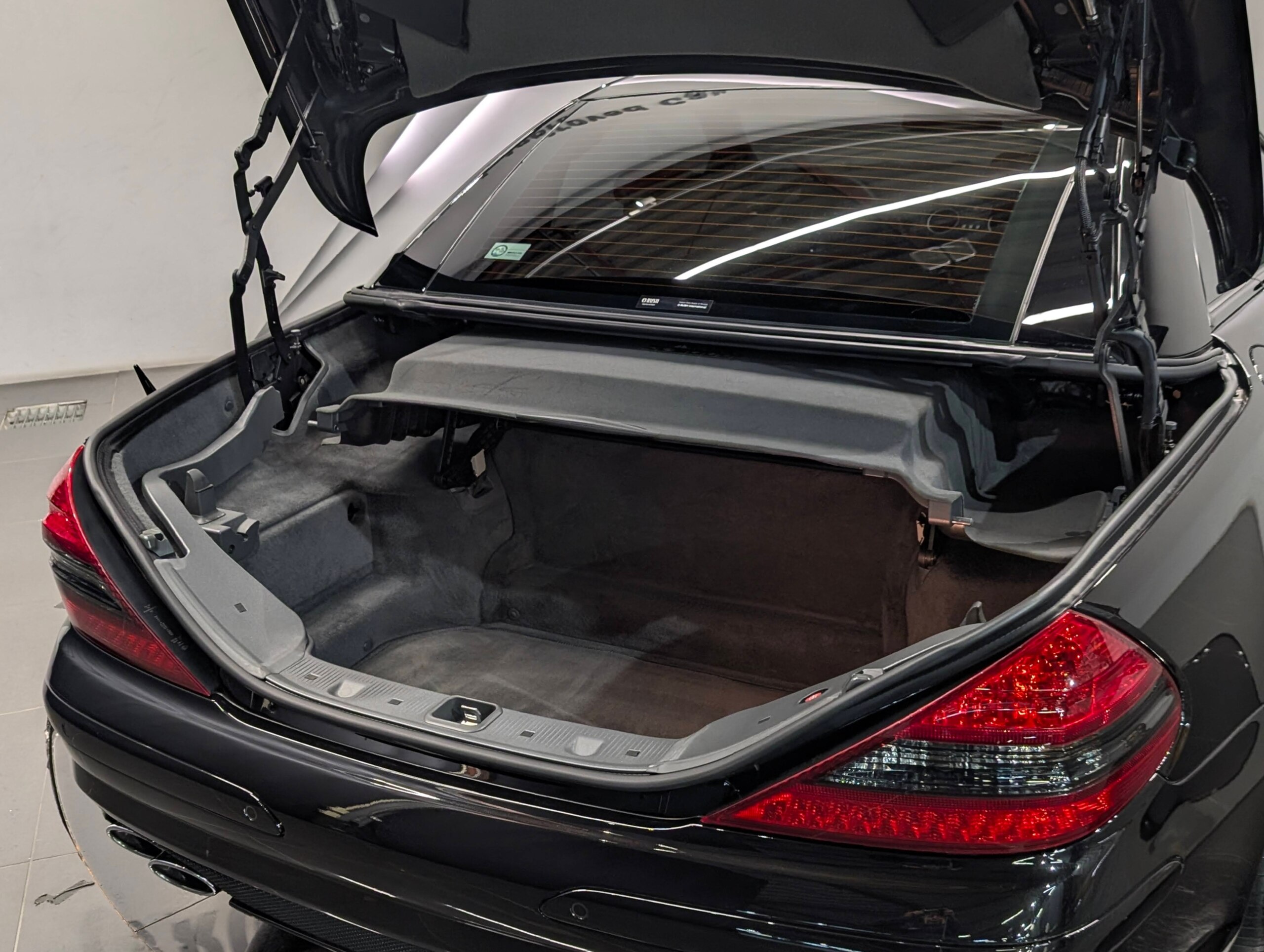 Mercedes Benz SL55 AMG (photo: 22)