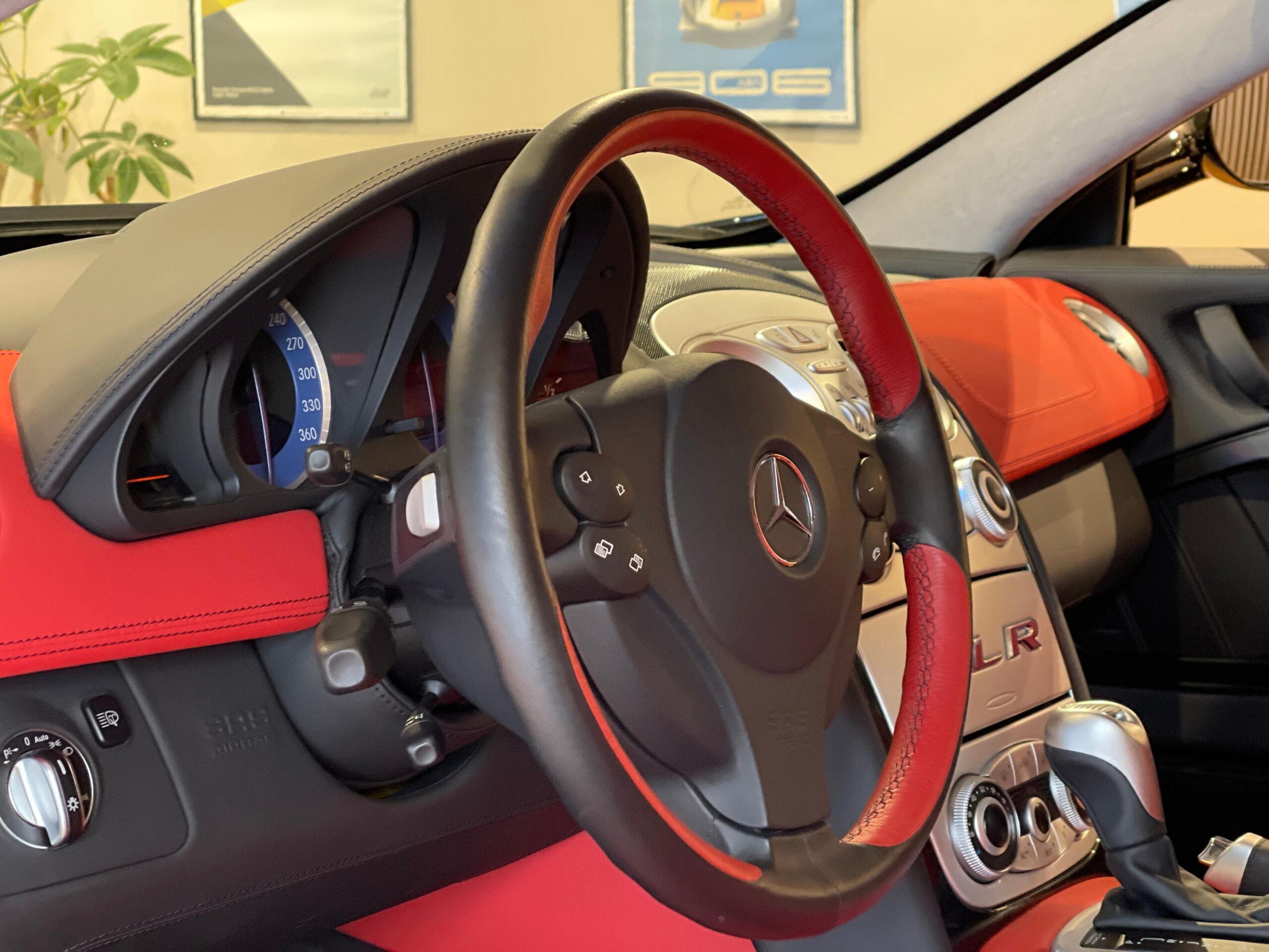 Mercedes Benz SLR McLaren (photo: 7)