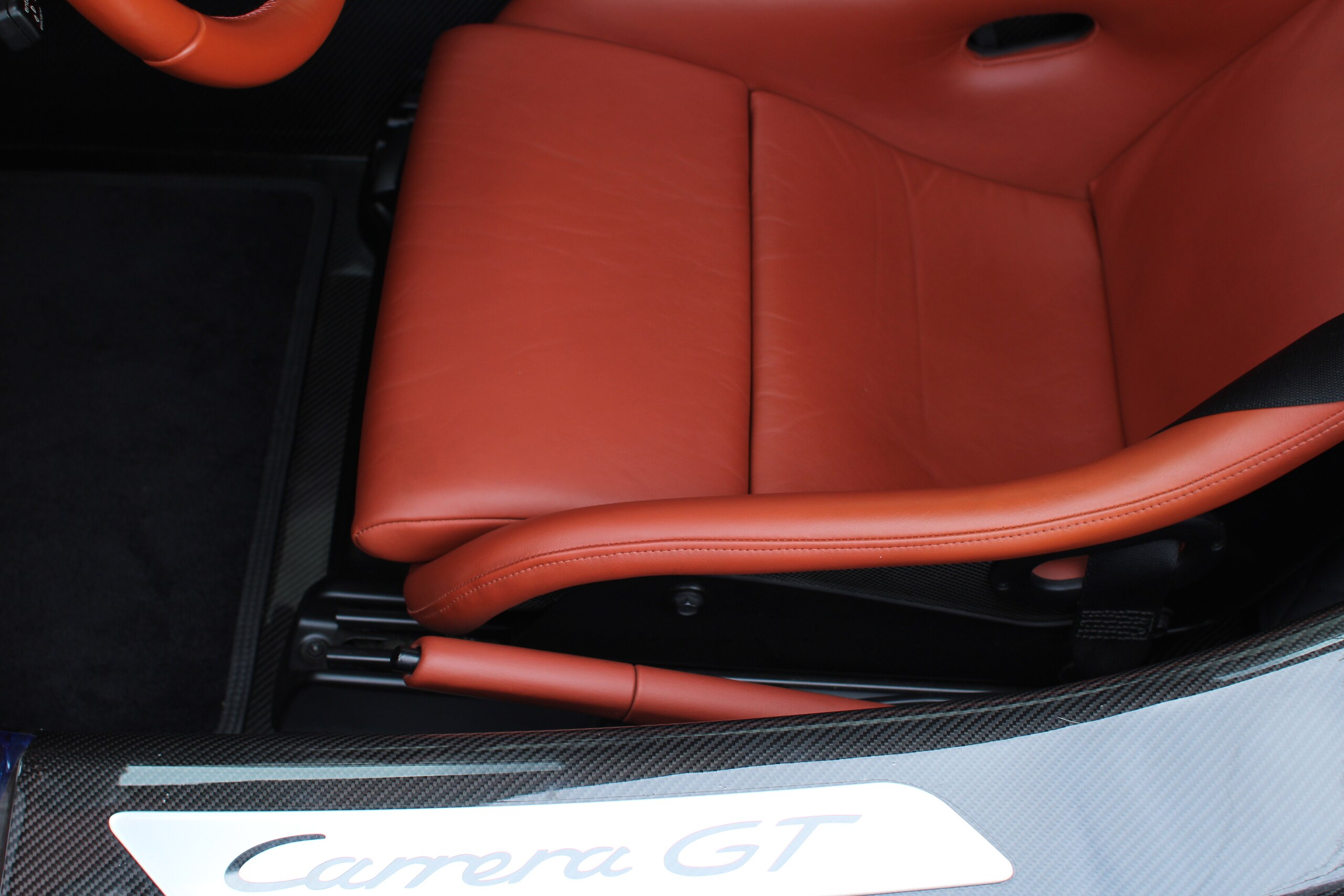 Porsche Carrera GT (photo: 8)