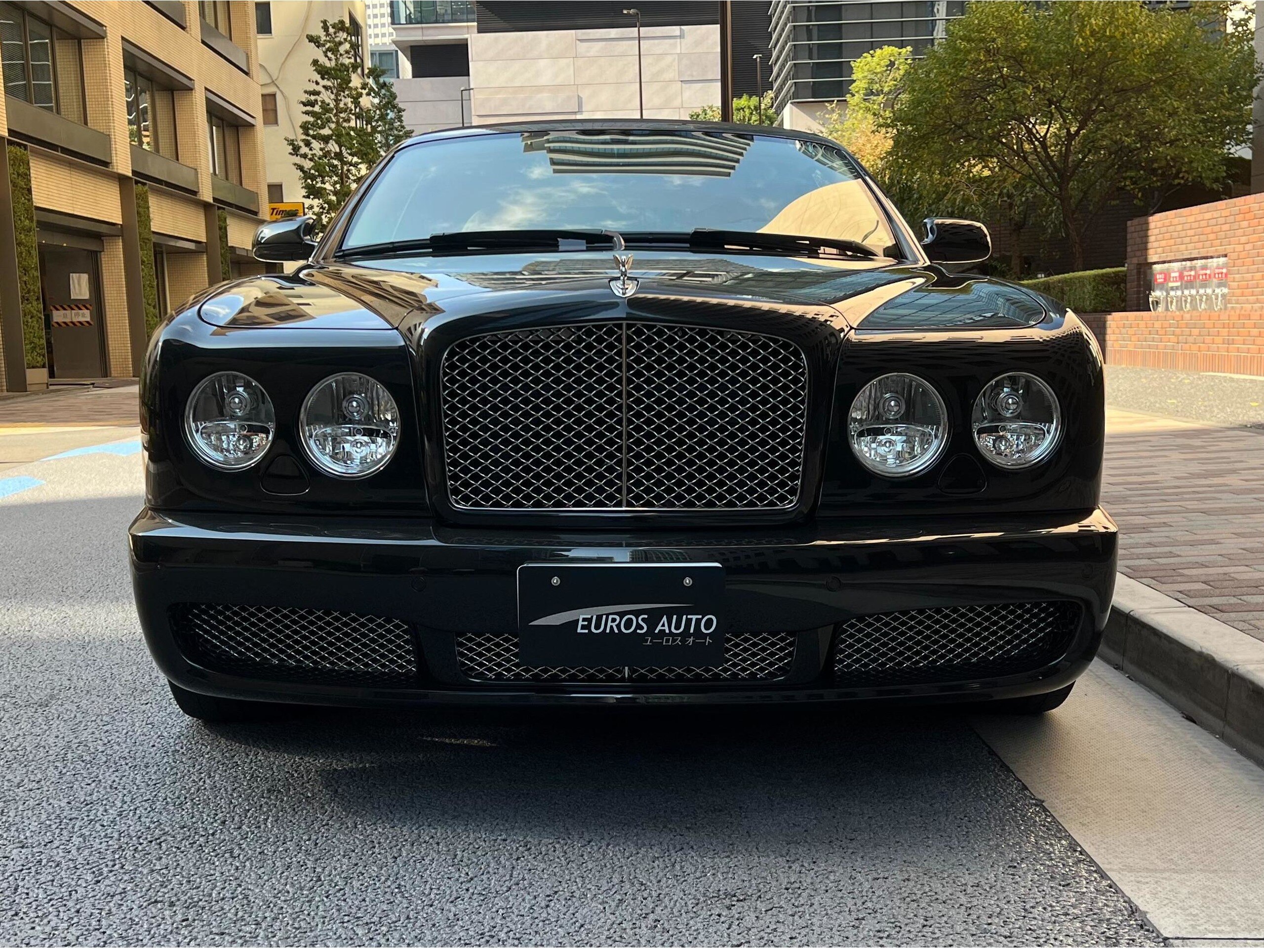 Bentley Azure (photo: 1)