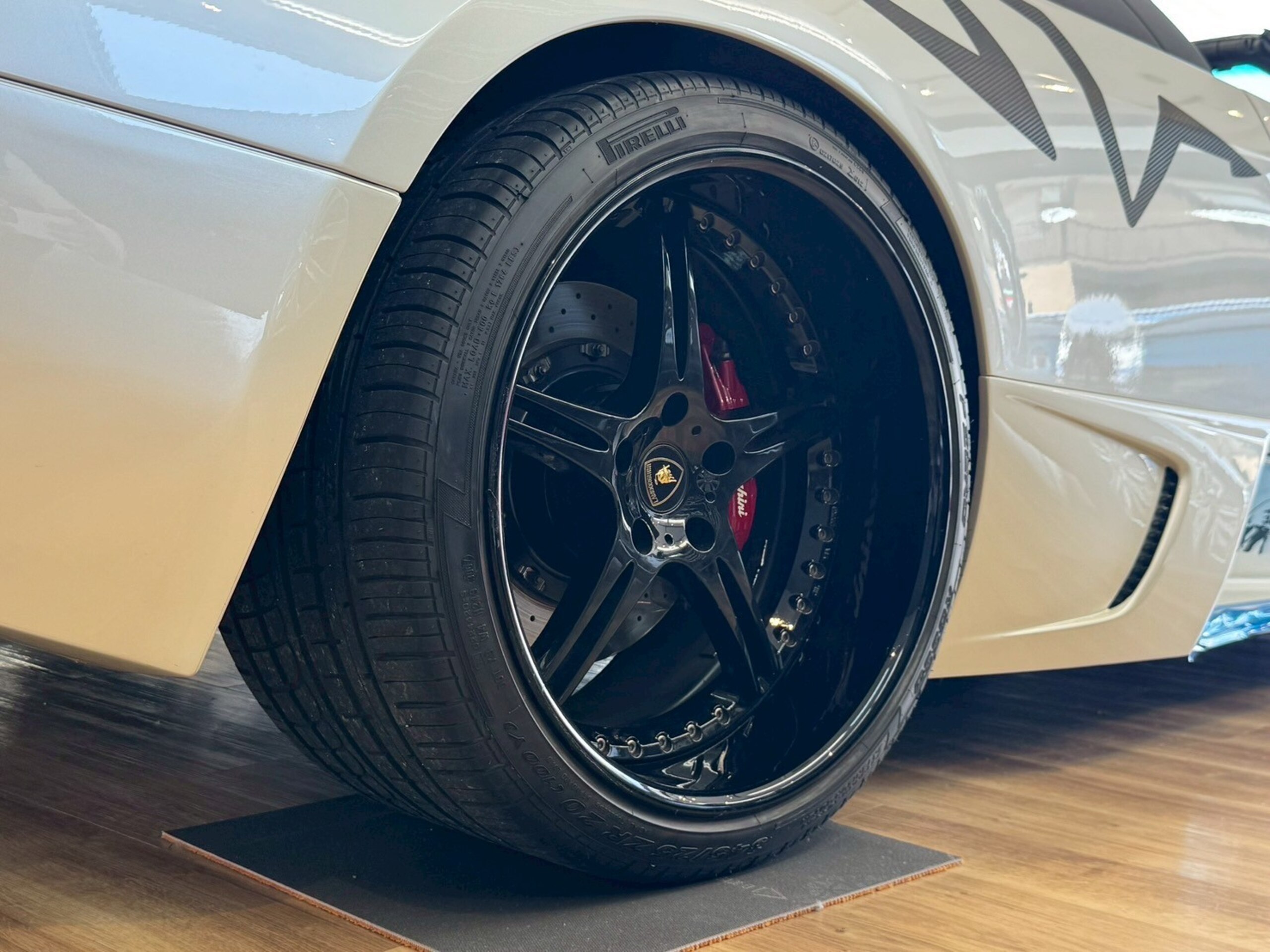 Lamborghini Murcielago Roadster (photo: 15)