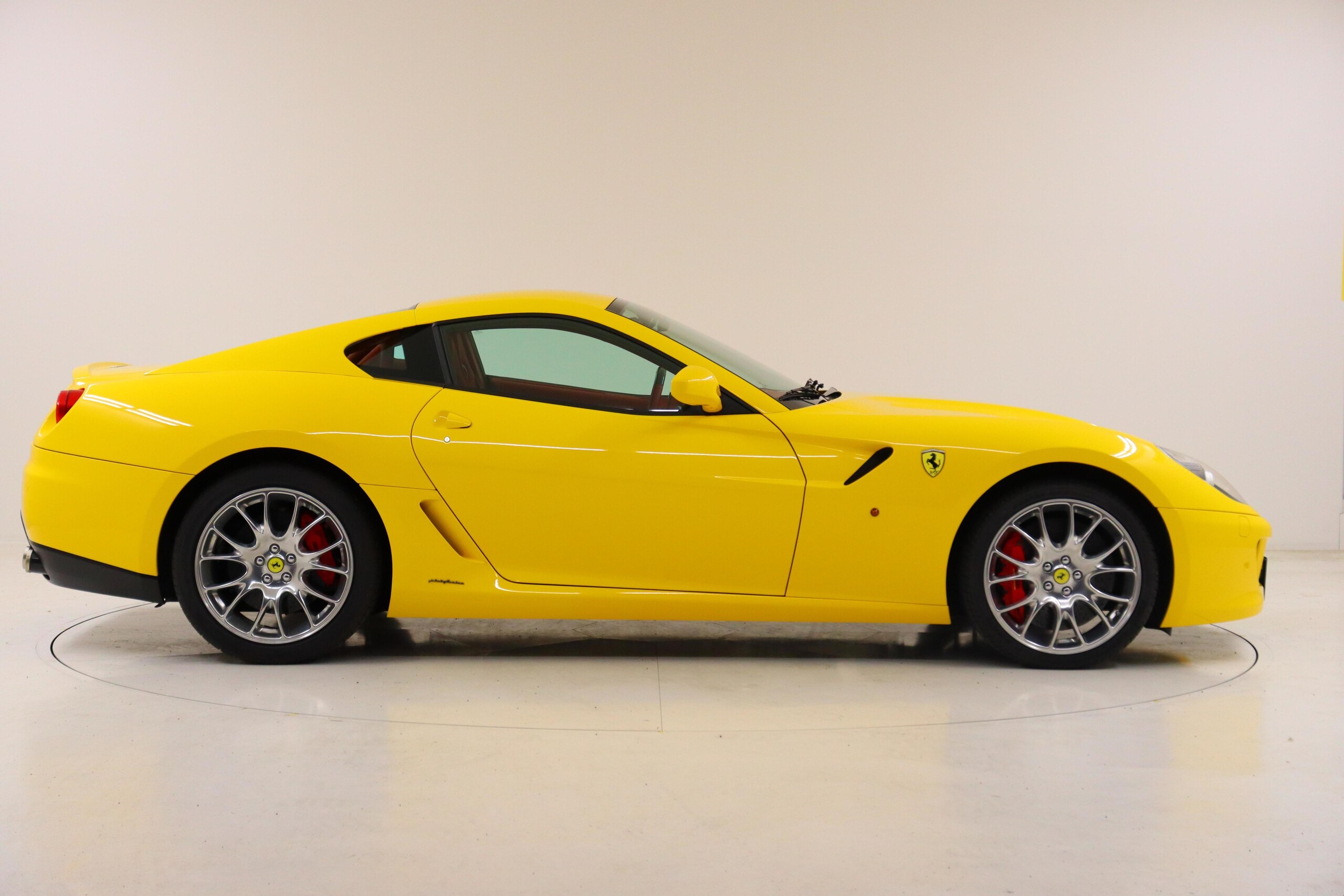 Ferrari 599 (photo: 5)