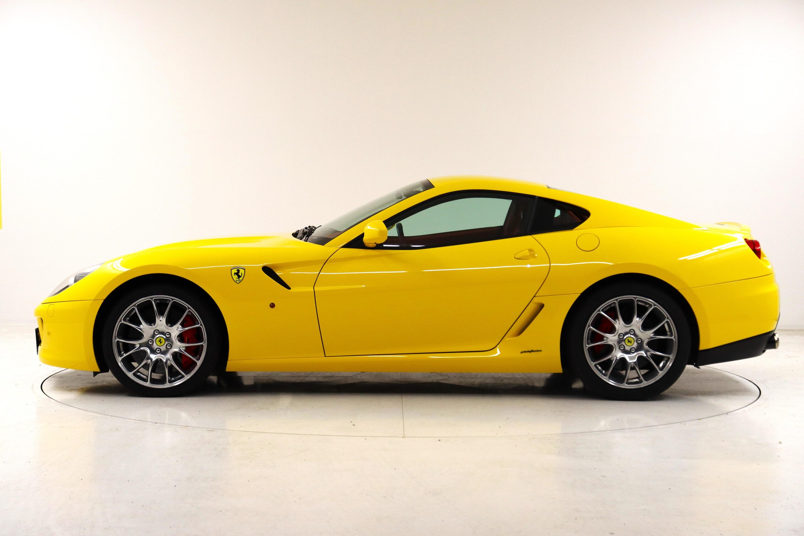 Ferrari 599 (photo: 6)
