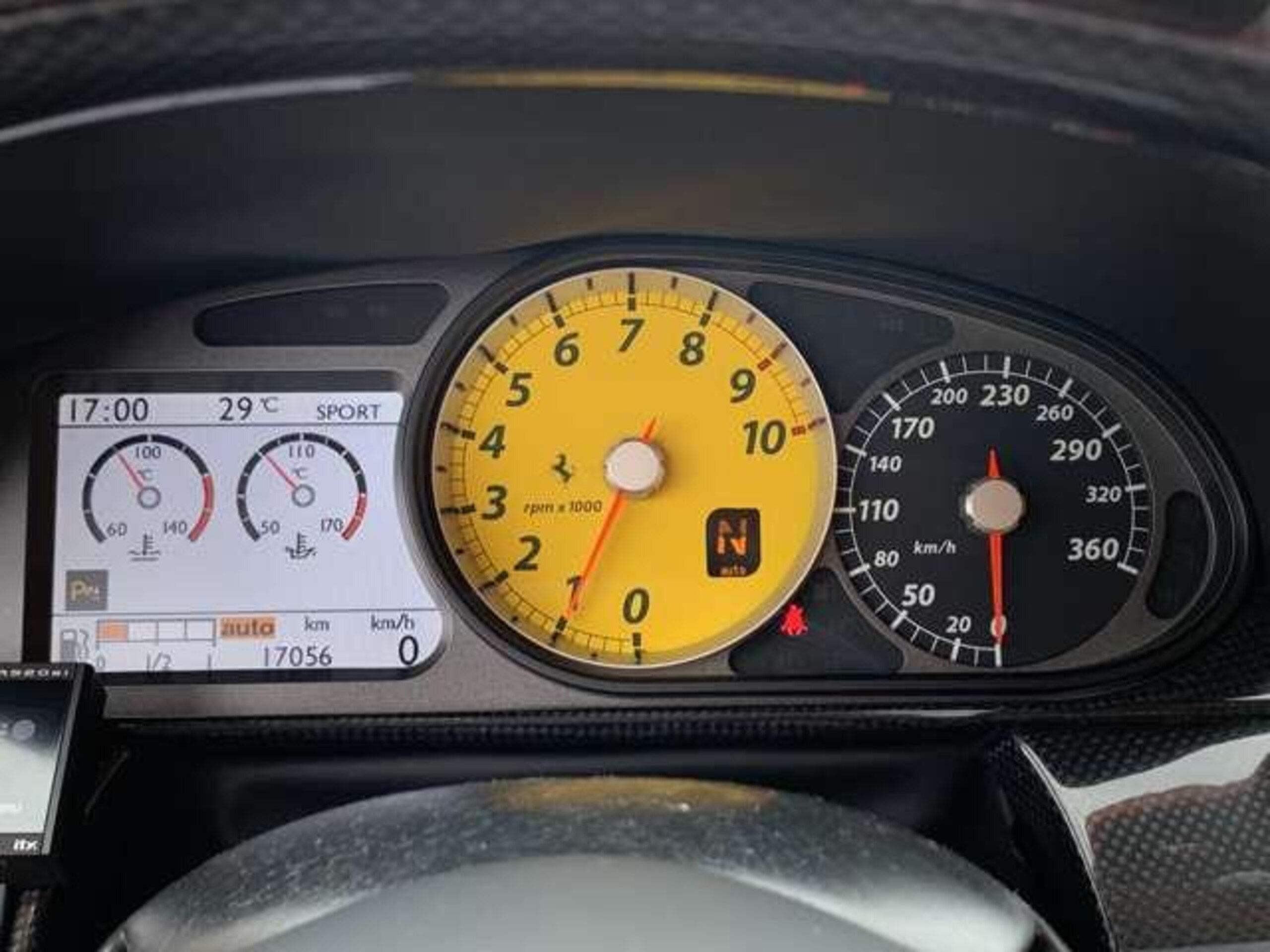 Ferrari 599 (photo: 11)