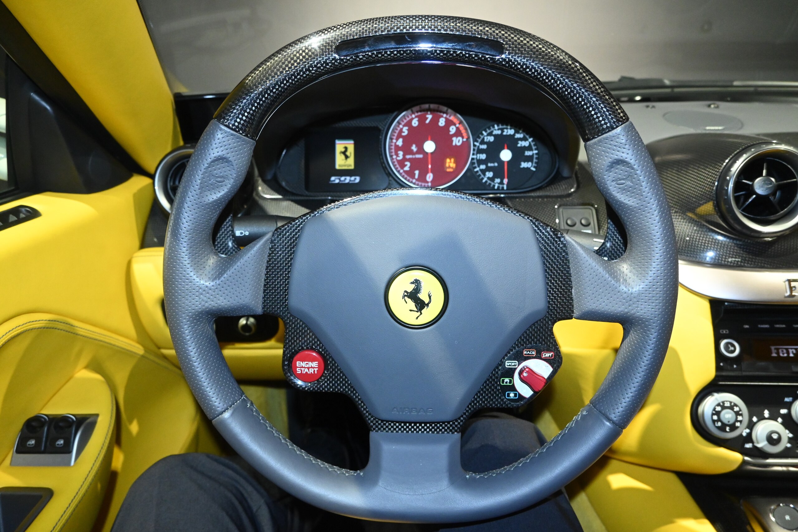 Ferrari 599 (photo: 9)