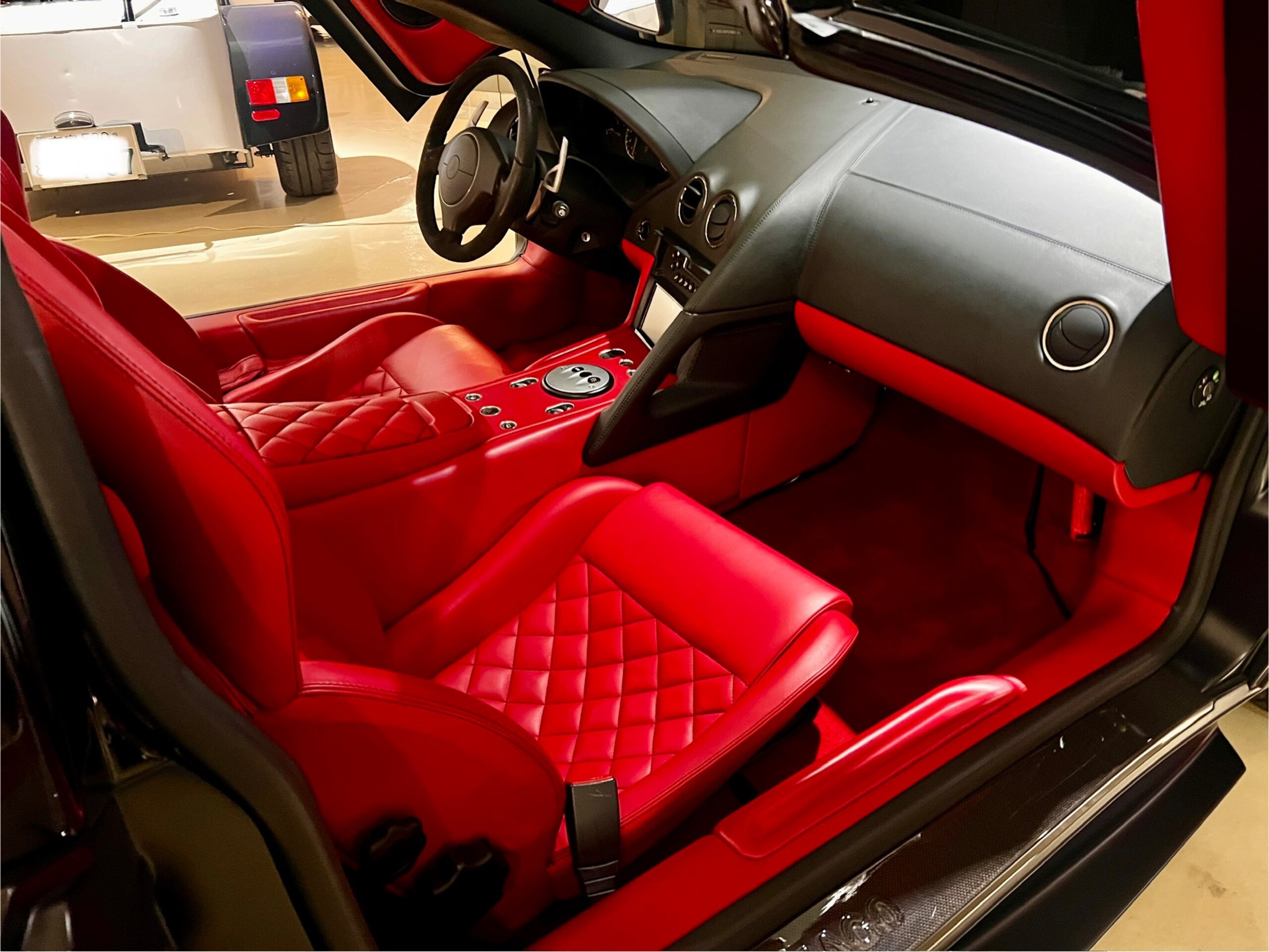 Lamborghini Murcielago Roadster (photo: 12)