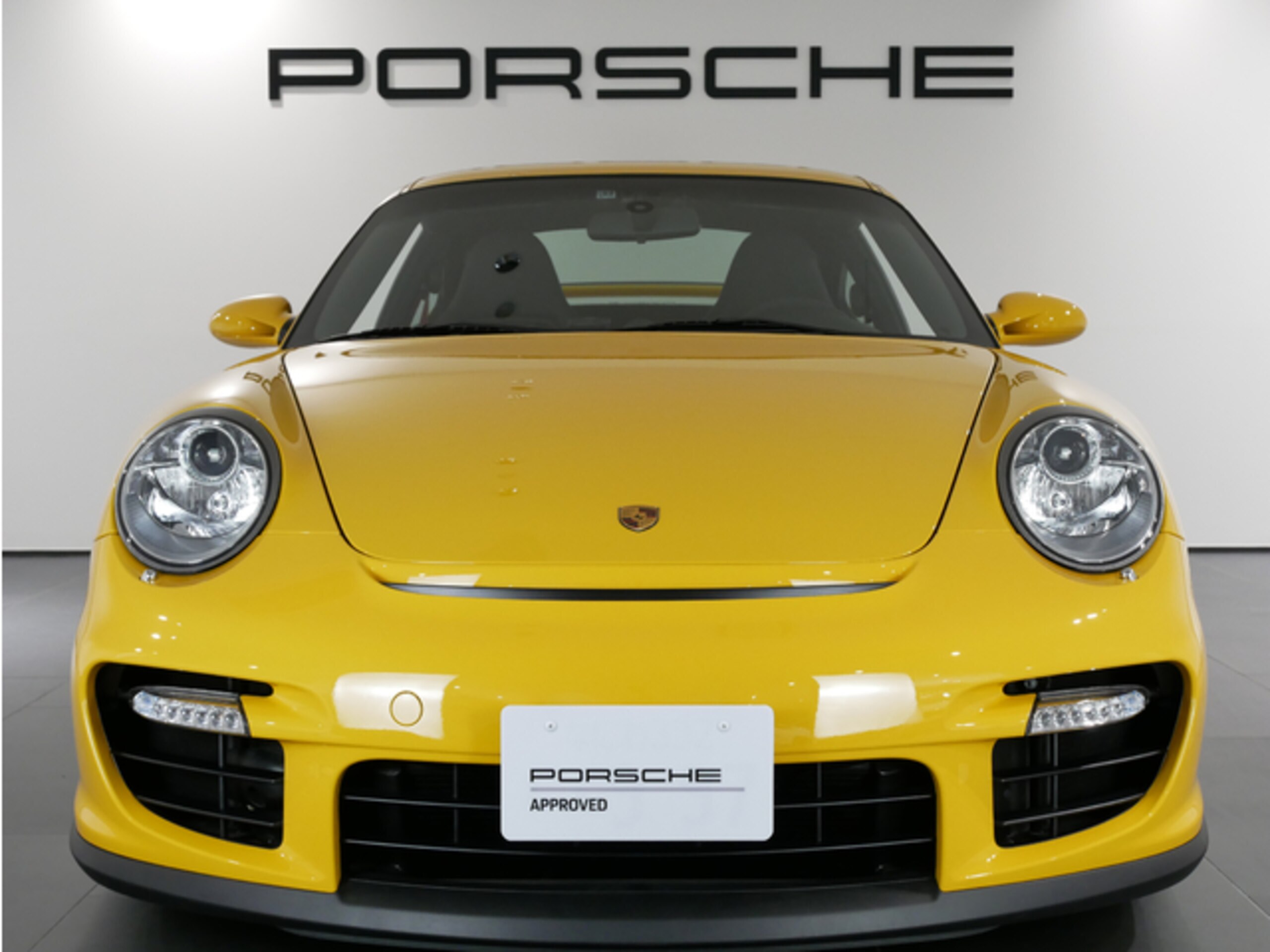 Porsche 911 GT2 (photo: 1)