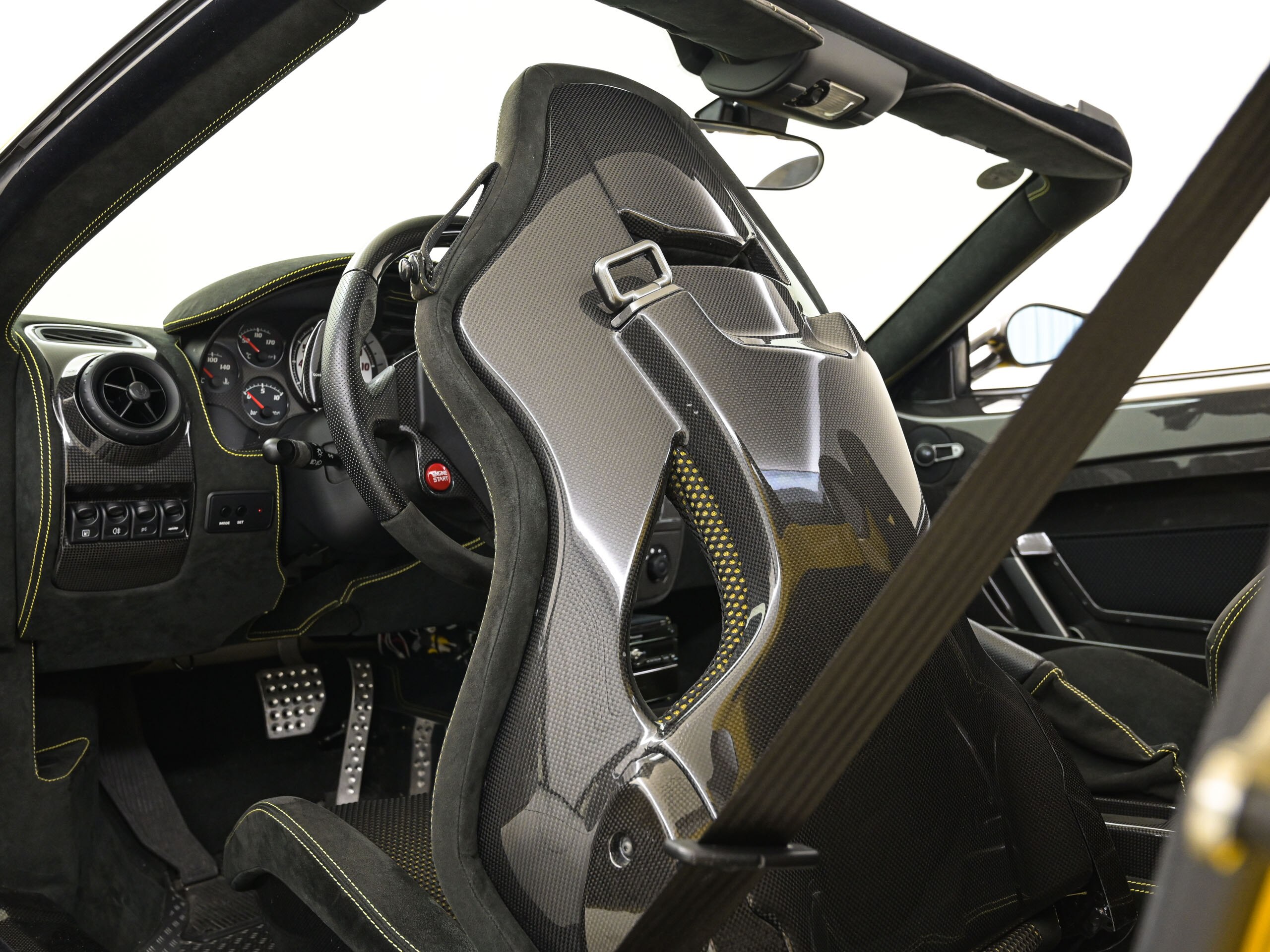 Ferrari Scuderia Spider 16M (photo: 8)
