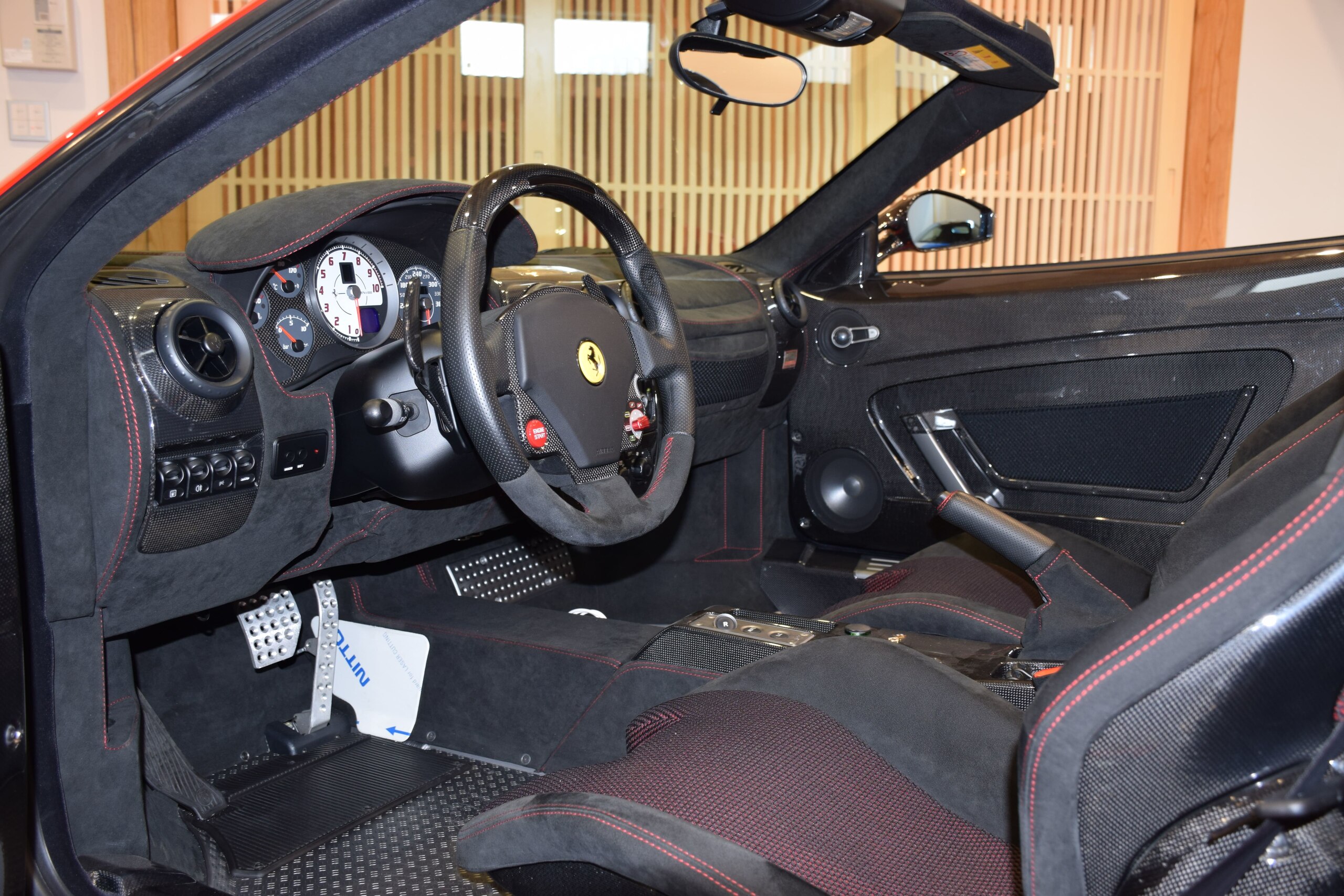 Ferrari Scuderia Spider 16M (photo: 4)