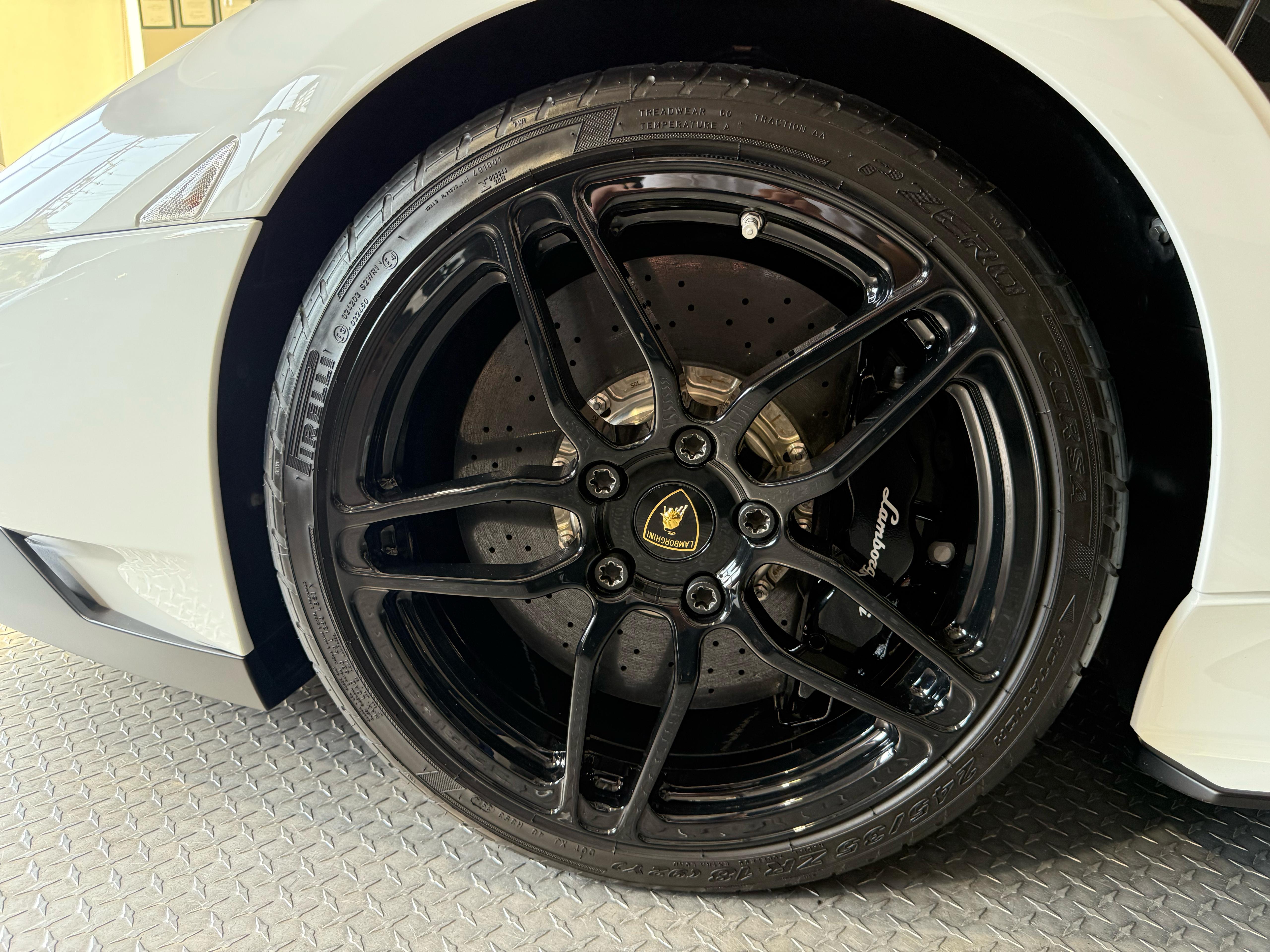 Lamborghini Murcielago LP670-4 SV (photo: 12)